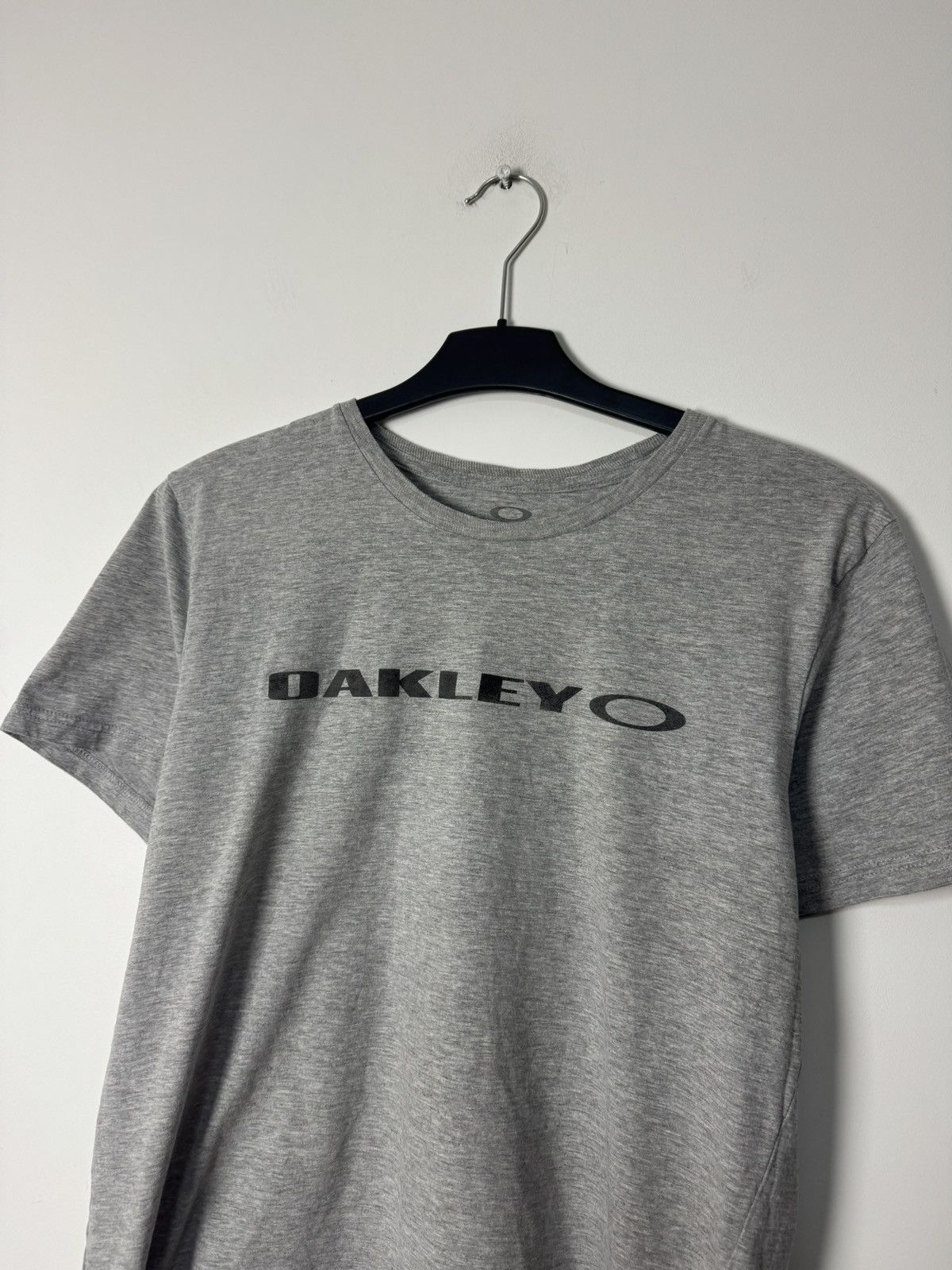 Oakley Oakley Spell Out Logo T-Shirt Vintage Streetwear Y2K Size US L / EU 52-54 / 3 - 2 Thumbnail