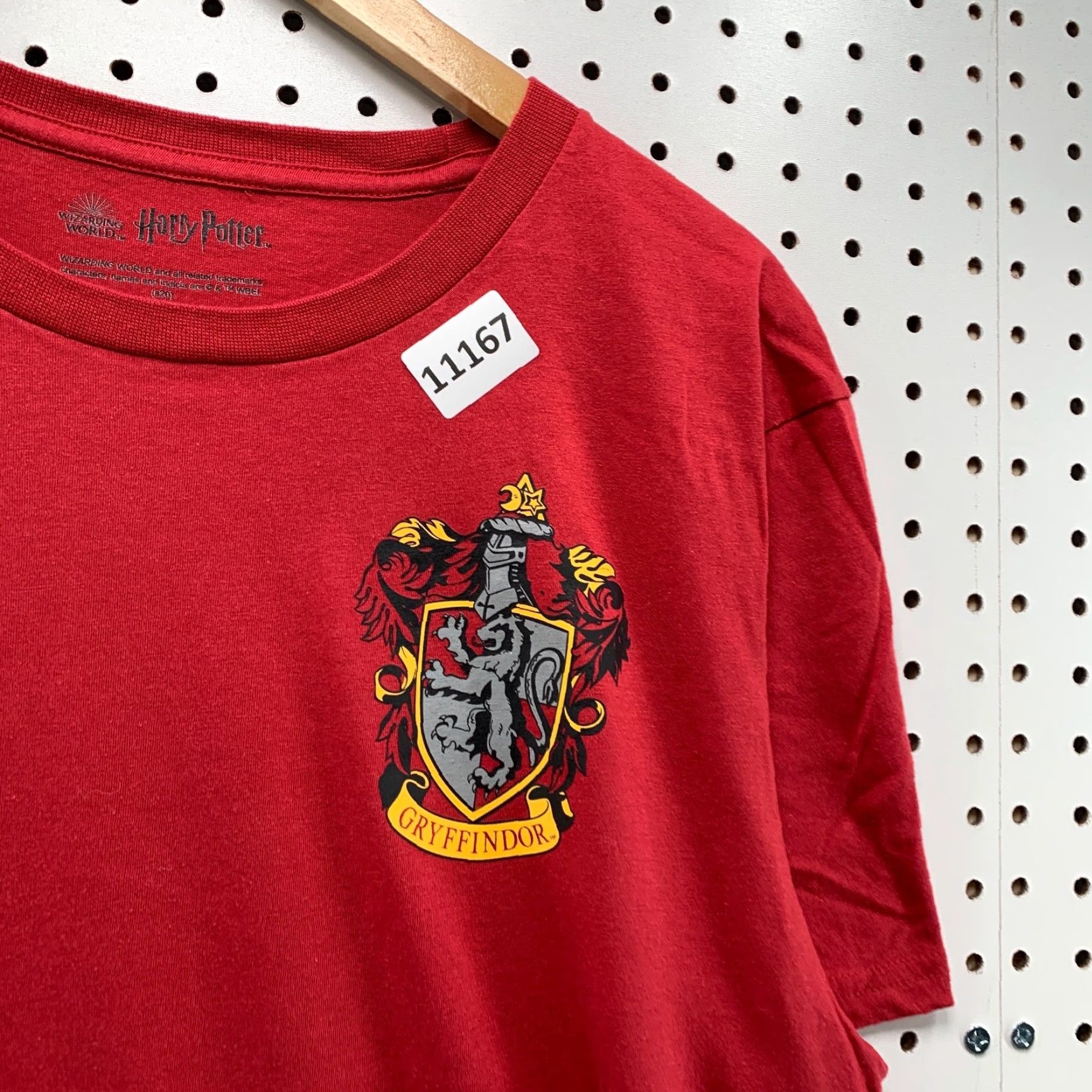 Vintage HARRY POTTER Shirt Mens Large Red Gryffindor Crest Graphic Short Sleeve Size L Size US L / EU 52-54 / 3 - 4 Thumbnail