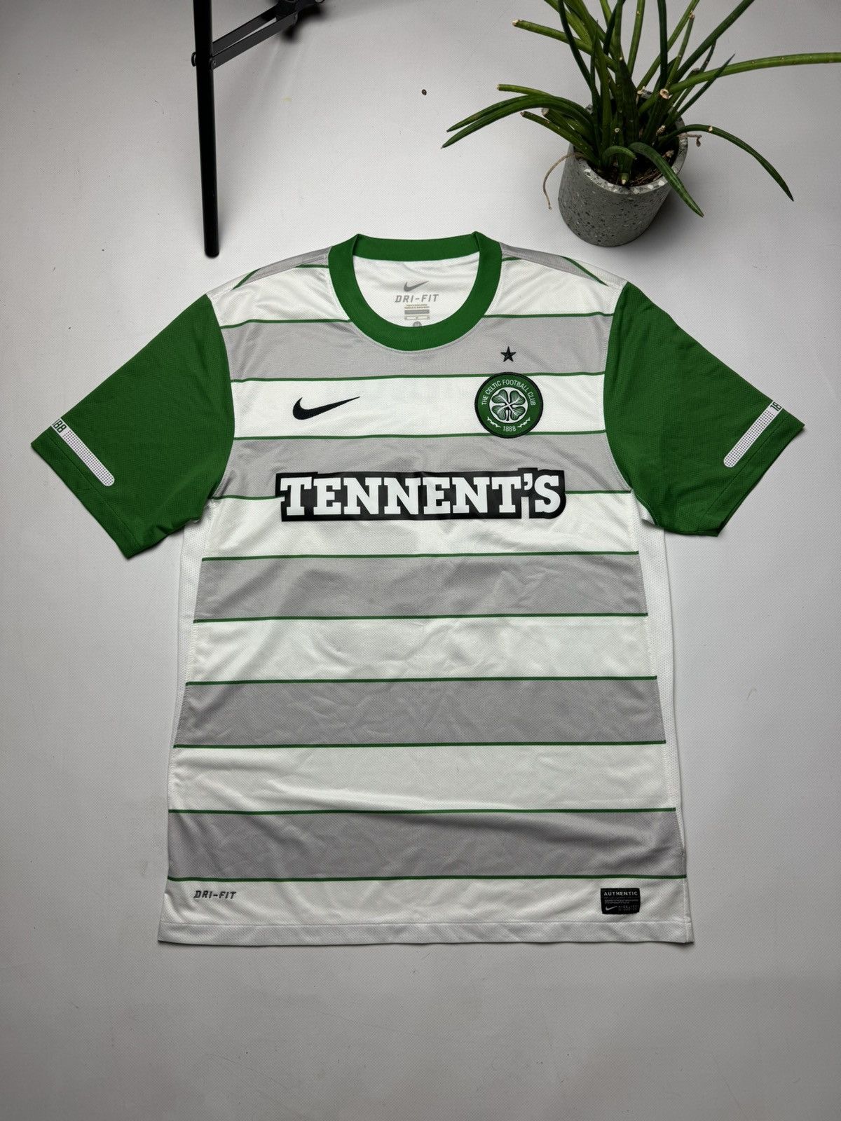 Nike Rare Celtic Nike soccer jersey #18 Lennon y2k Size US M / EU 48-50 / 2 - 2 Thumbnail