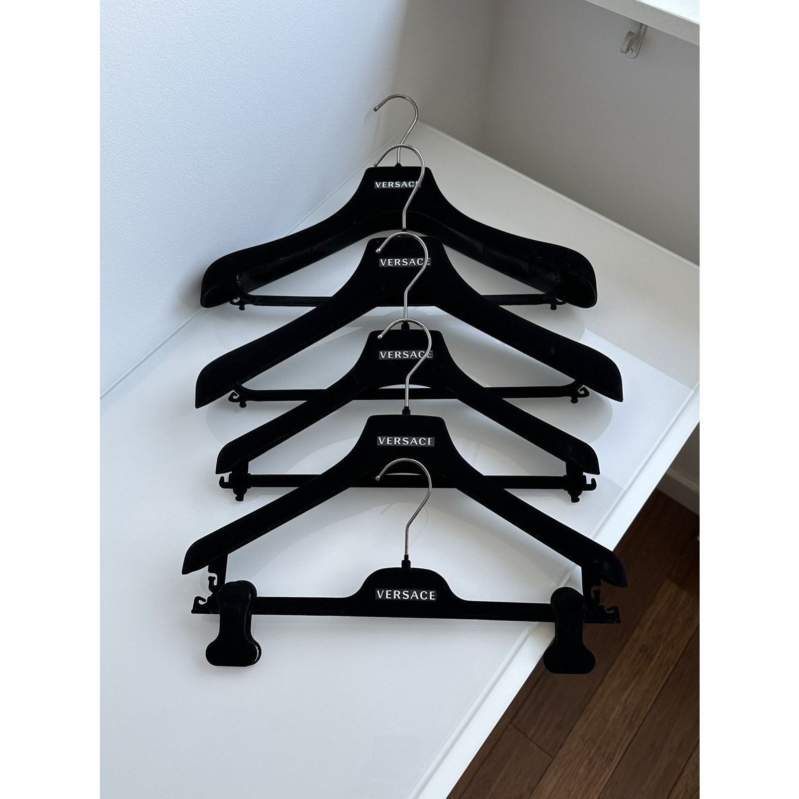 Versace Versace premium made in italy metal velour black hangers Size ONE SIZE - 1 Thumbnail