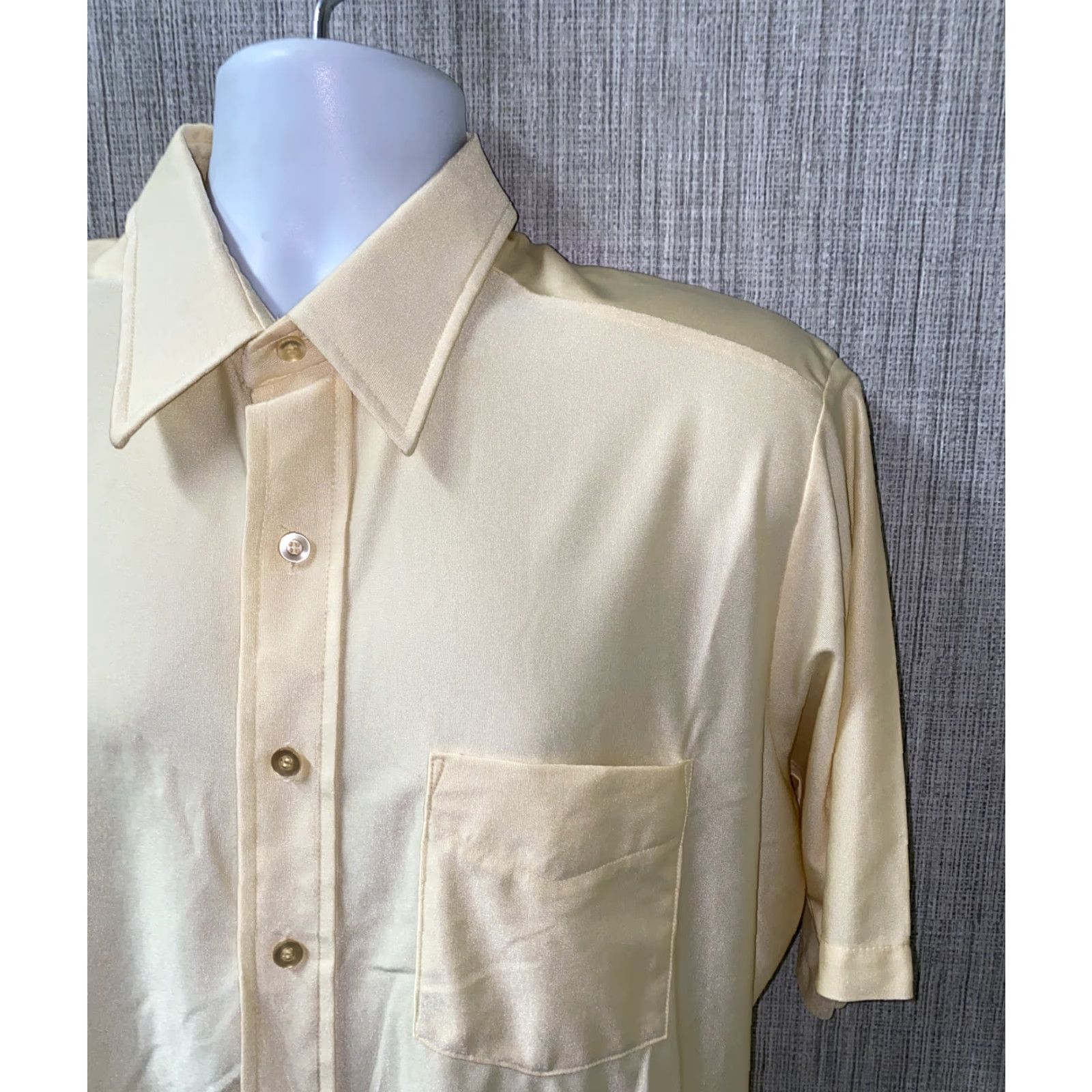 Vintage Campus Shirt Mens L Beige Nylon Short Sleeve Button-Front Qiana Campus Button-Up Shirt Size US L / EU 52-54 / 3 - 2 Thumbnail