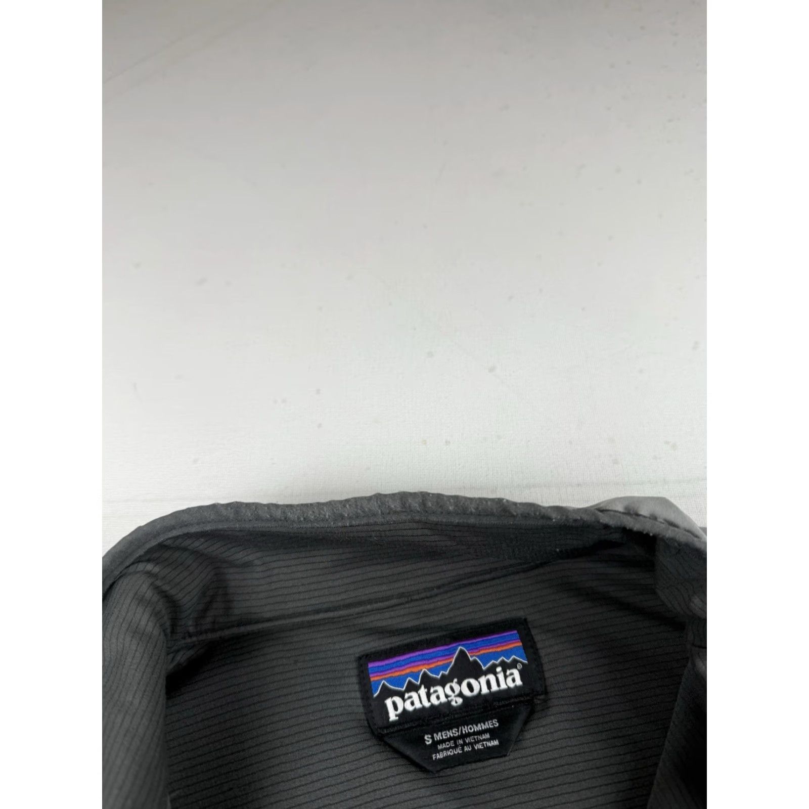 Patagonia Patagonia Jacket Mens Small Full Zip Quilted Grey Outdoors Puffer Jacket Zip Regular Men Fashion Outdoor Size US S / EU 44-46 / 1 - 4 Thumbnail
