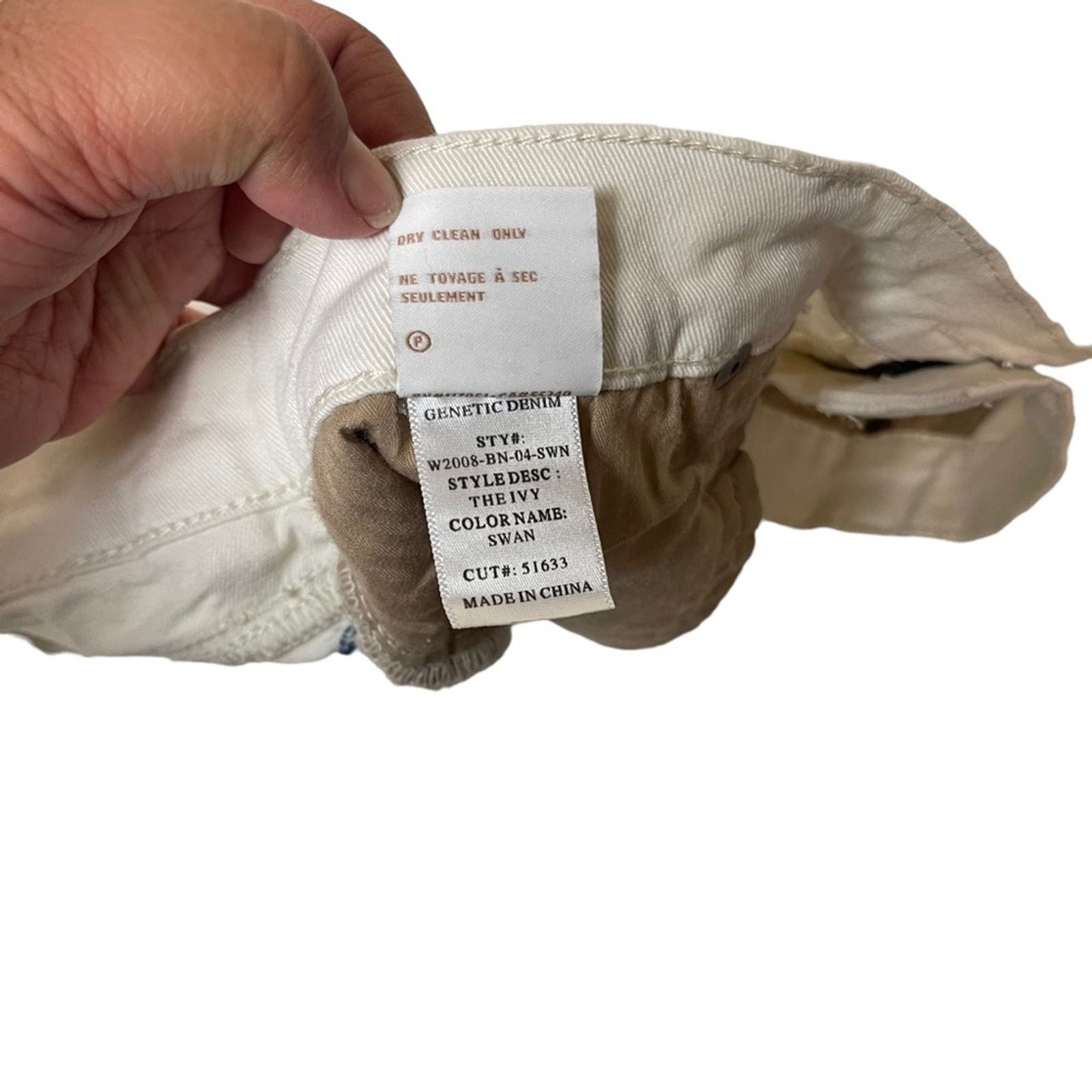Genetic Denim Genetic Denim The Ivy Embroidered Denim Shorts Ivory Size 30 Size 30" / US 8 / IT 44 - 5 Thumbnail