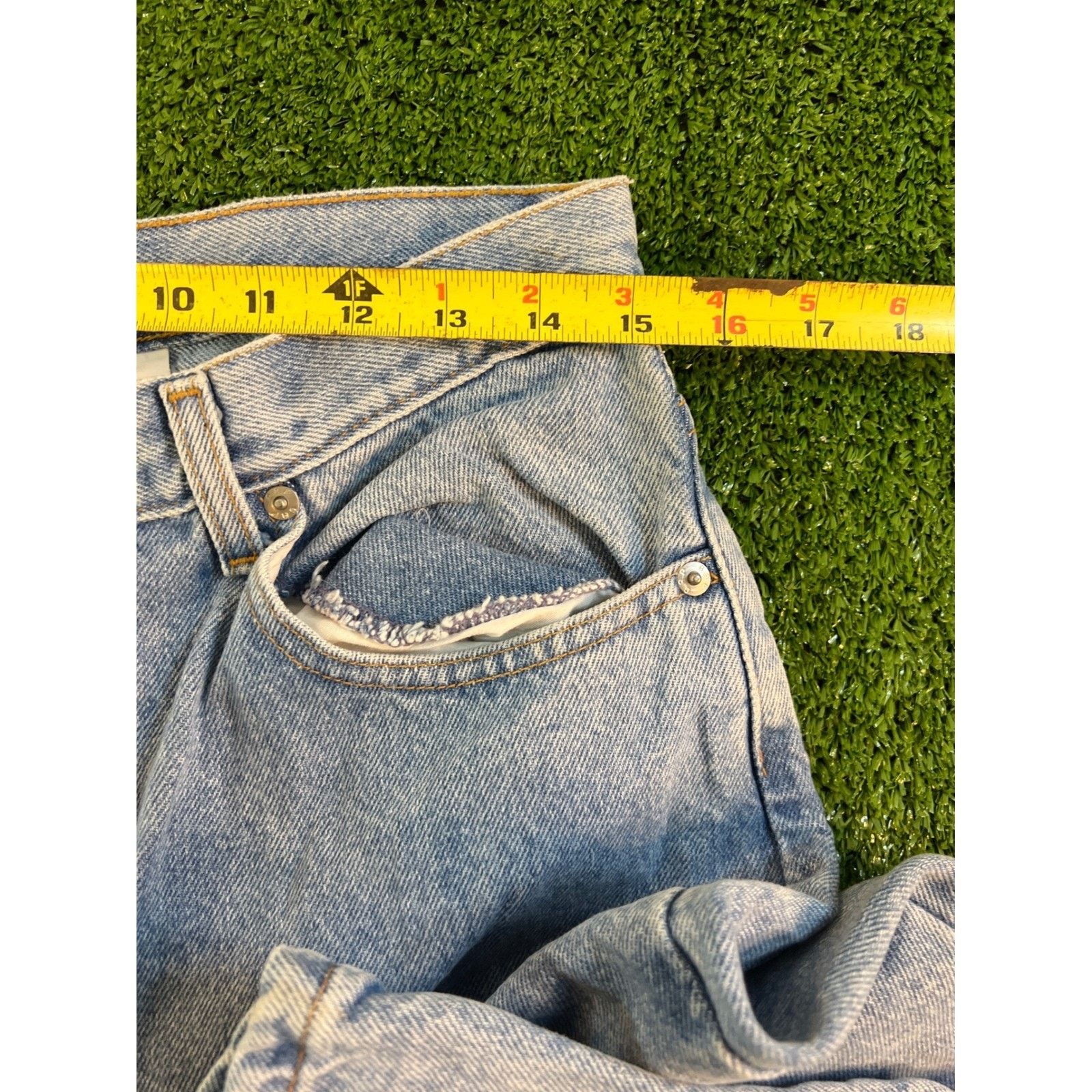 Gap Vintage Gap Jeans Womens Light Wash Denim 90's 14R Size 28" / US 6 / IT 42 - 4 Thumbnail