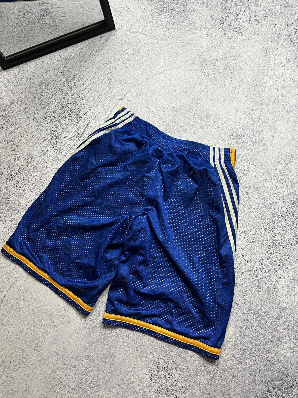 Adidas × NBA × Vintage Vintage Adidas Golden State Warriors NBA Shorts Size US 32 / EU 48 - 6 Thumbnail