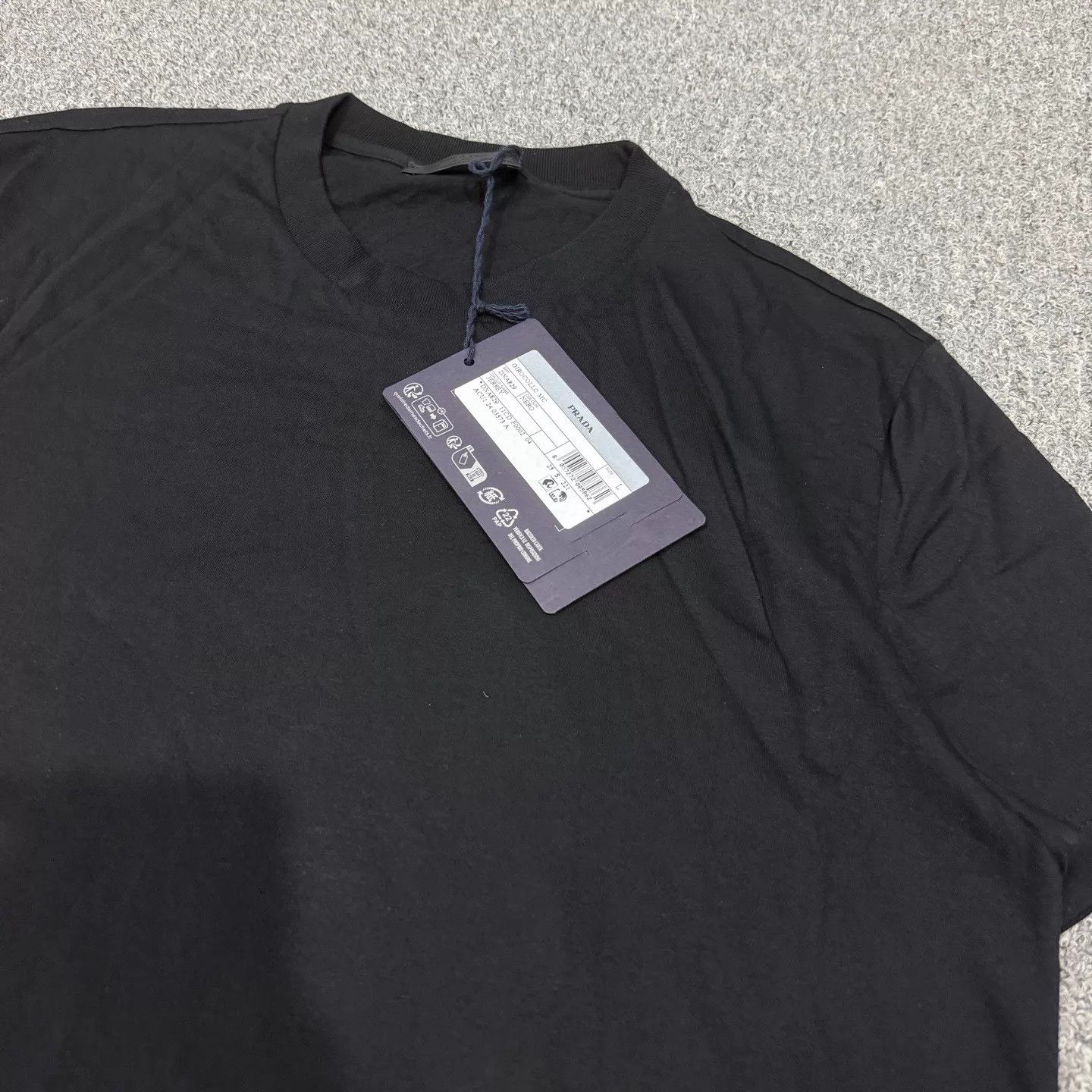 Prada Prada Black Basic Short Sleeve Tee NWT L x3 Size L / US 10 / IT 46 - 4 Thumbnail