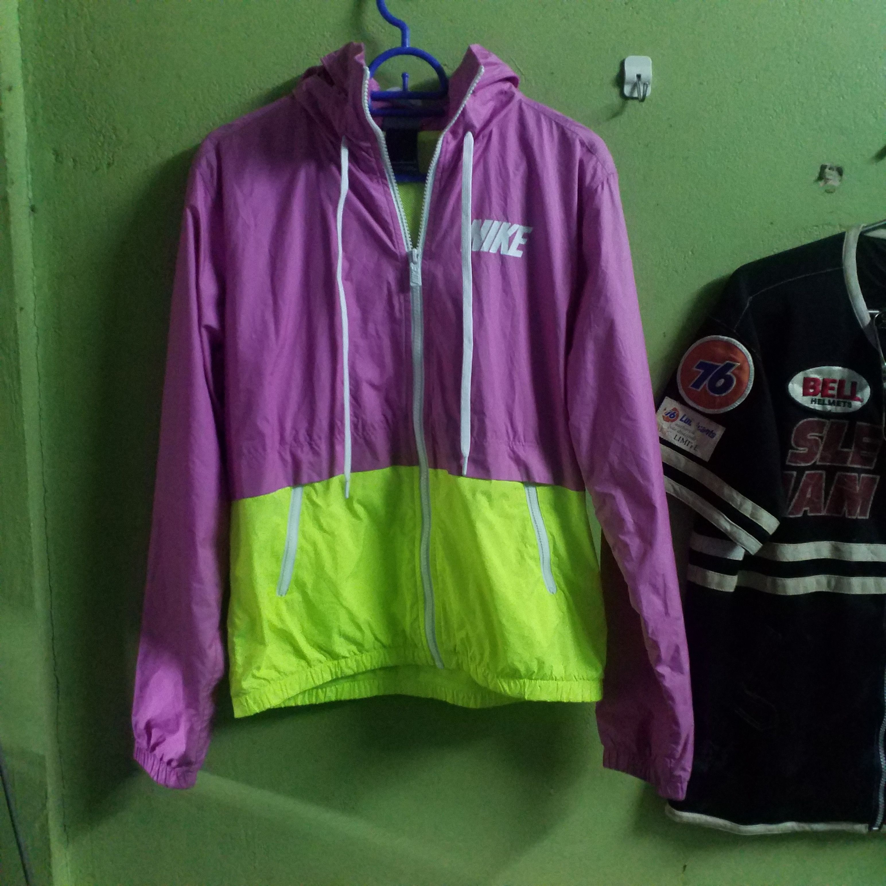 Nike NIKE COLOURFULL Size M / US 6-8 / IT 42-44 - 1 Thumbnail