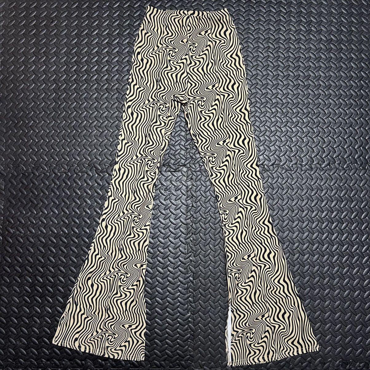 PrettyLittleThing Pretty Little Thing Flare Pants Swirl Wide Leg Slit Size 2 Size 26" / US 2 / IT 38 - 10 Thumbnail