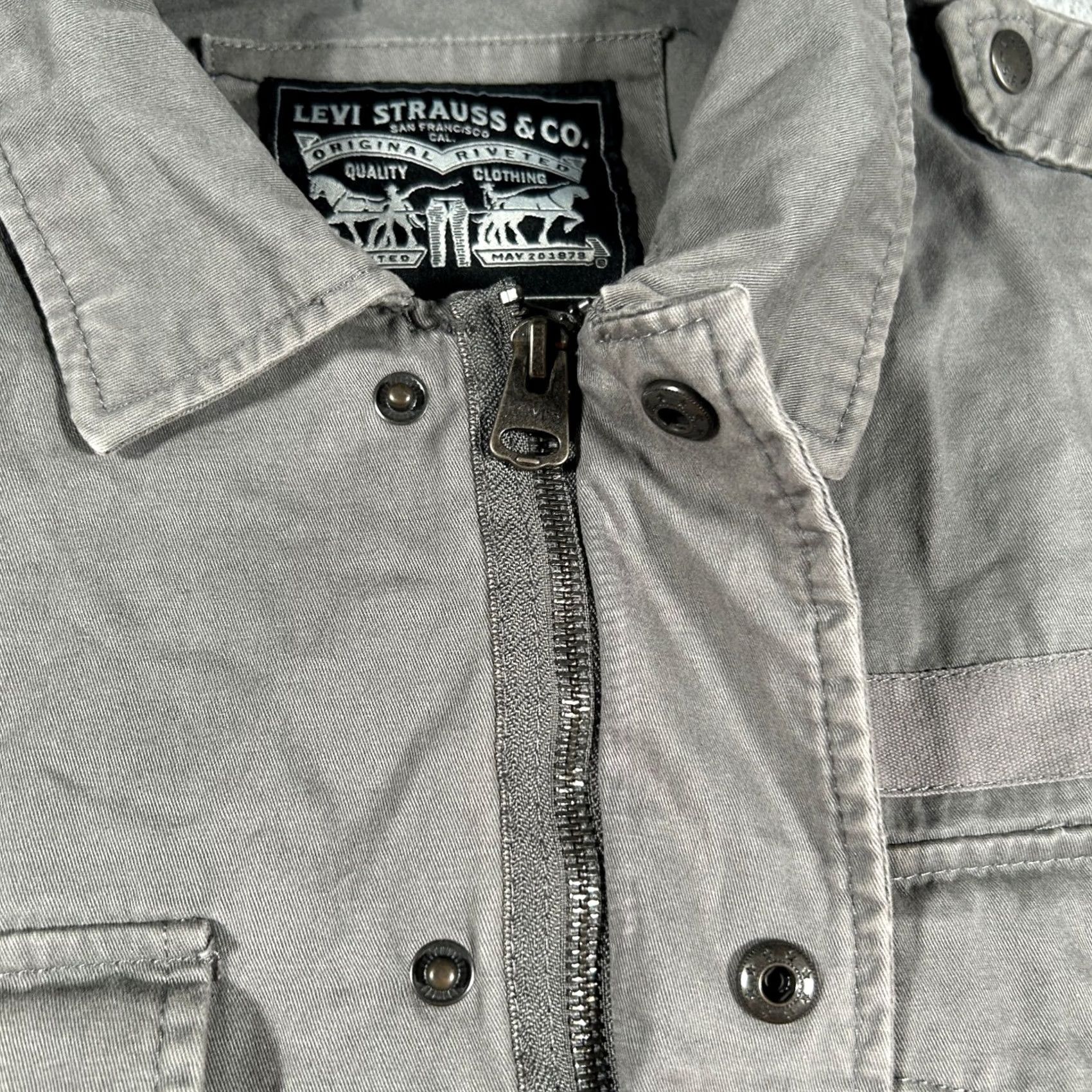 Vintage Levi Strauss Field Jacket Men Medium Gray Cotton Canvas Utility Snap Pockets Long Sleeve Chore Workwear Military Jacket Mens Size US M / EU 48-50 / 2 - 6 Thumbnail