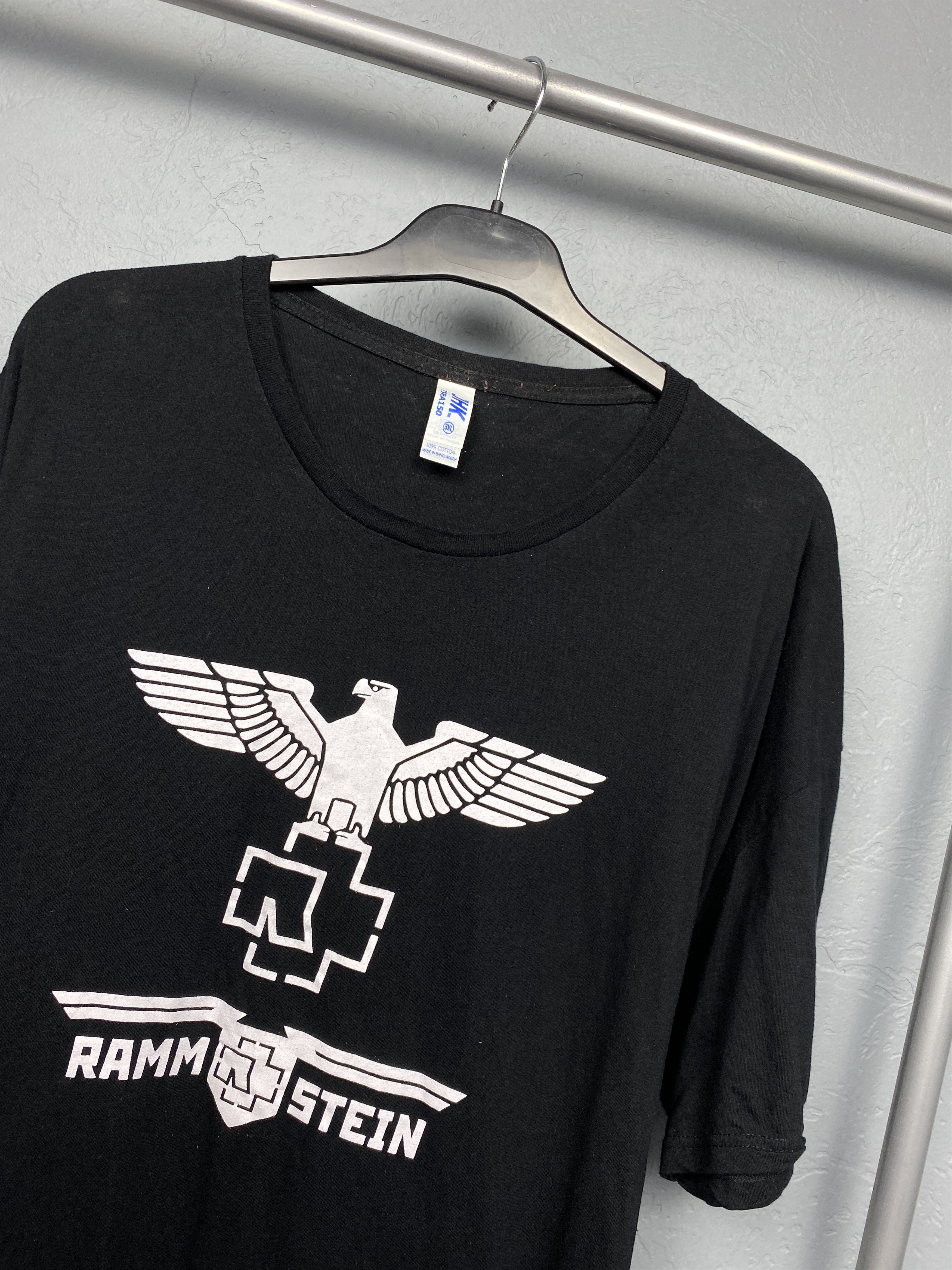 Band Tees RAMMSTEIN Vintage Mens Rock Band Crew Neck T-Shirt Size US XXL / EU 58 / 5 - 2 Thumbnail