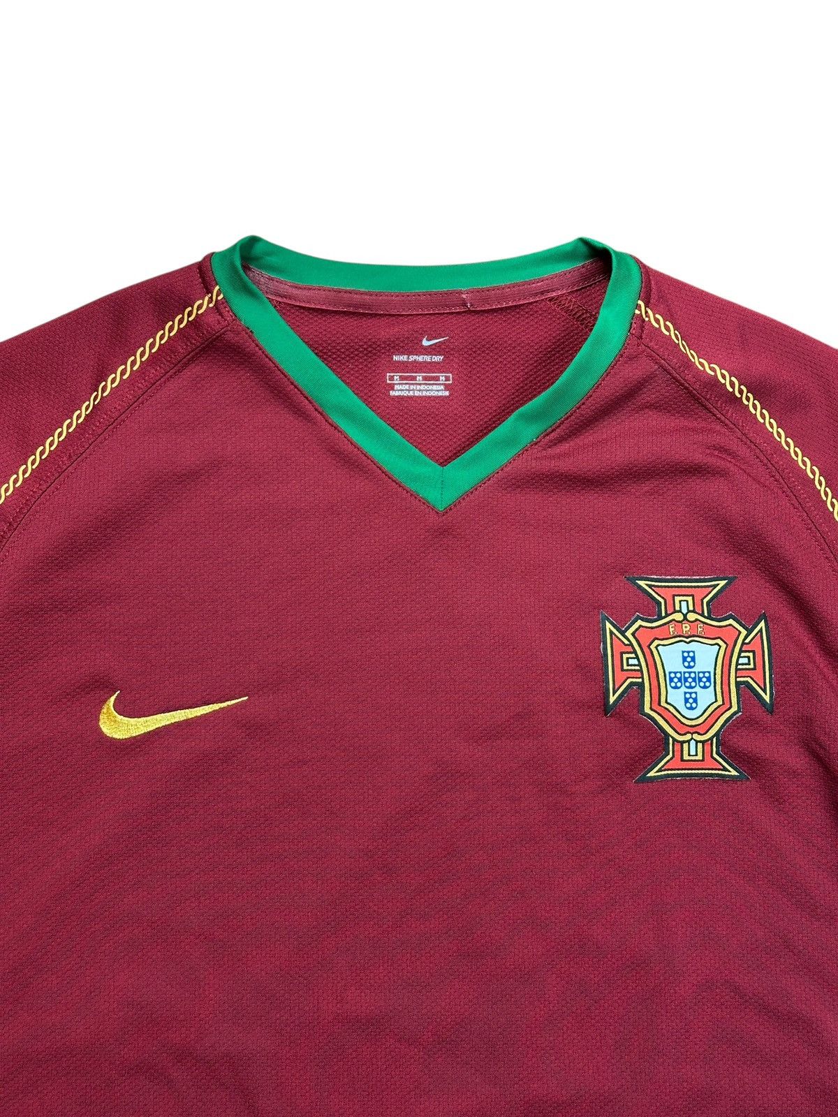 Nike Portugal 2006 Home Jersey Size US M / EU 48-50 / 2 - 4 Thumbnail