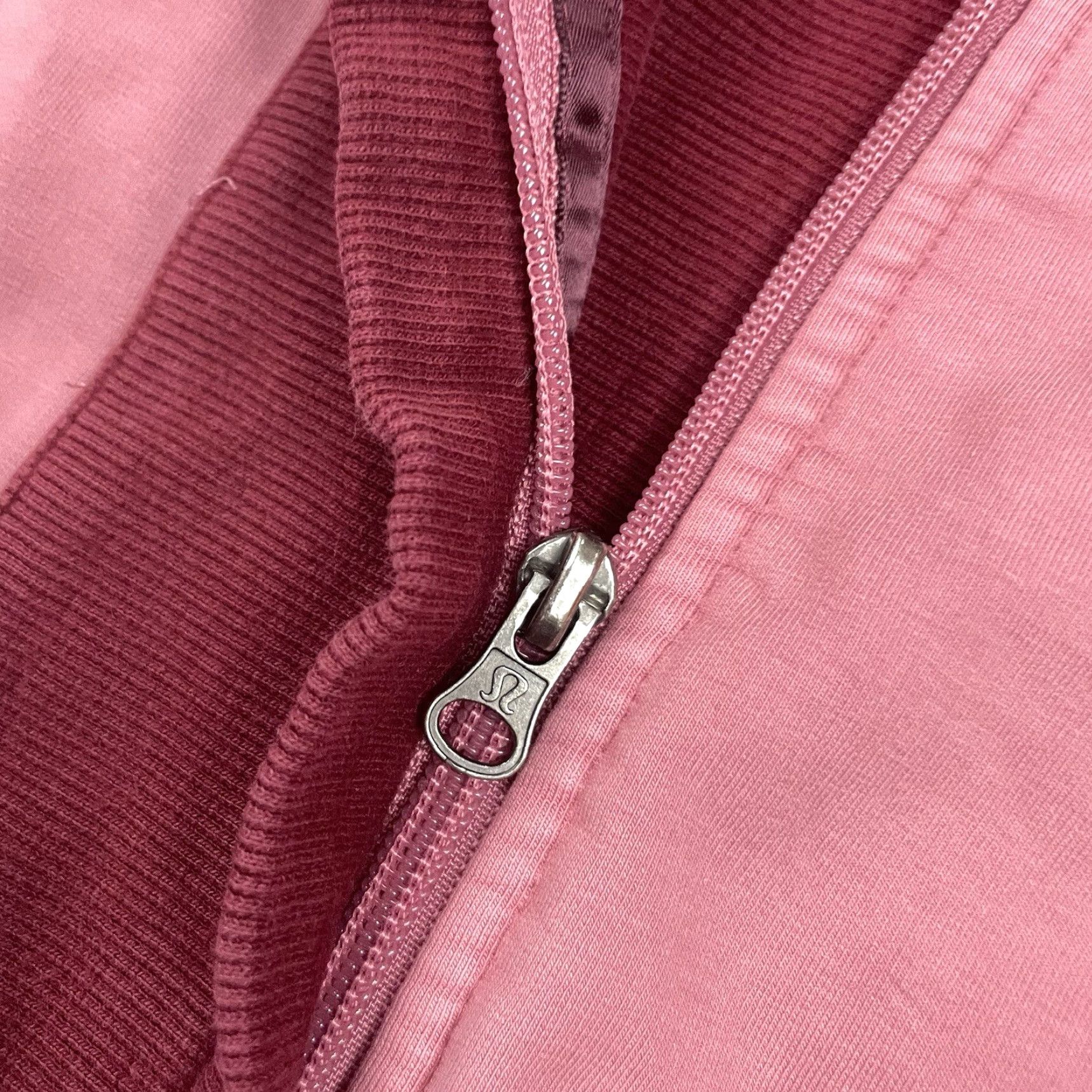 Lululemon VINTAGE Lululemon Jacket Women’s 6 Red Slalom Full Zip Quilted Athletic Jacket Pockets Logo Size M / US 6-8 / IT 42-44 - 5 Thumbnail