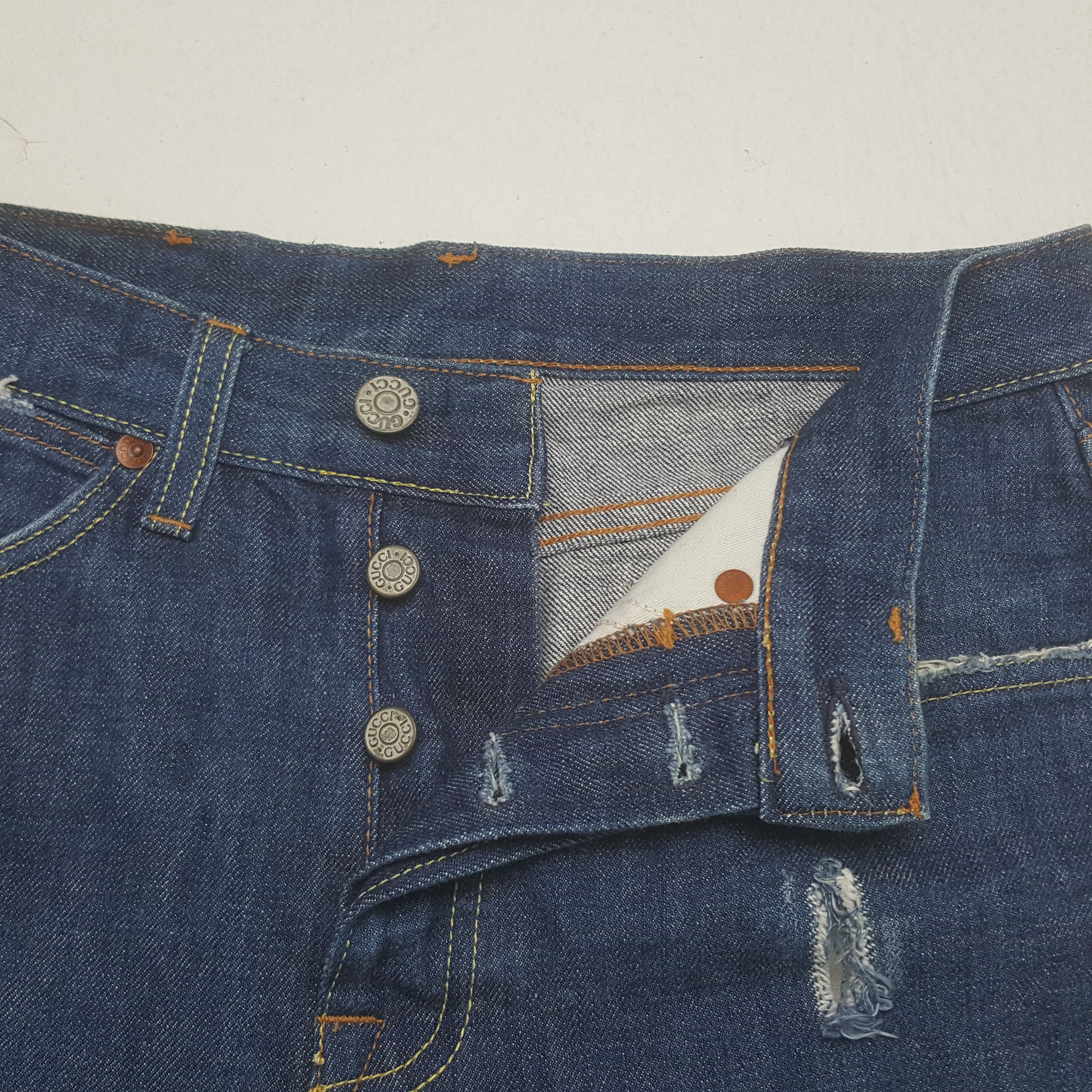 Vintage Vintage Gucci Italian Brand Distressed Shorts Jeans Size US 27 - 6 Thumbnail