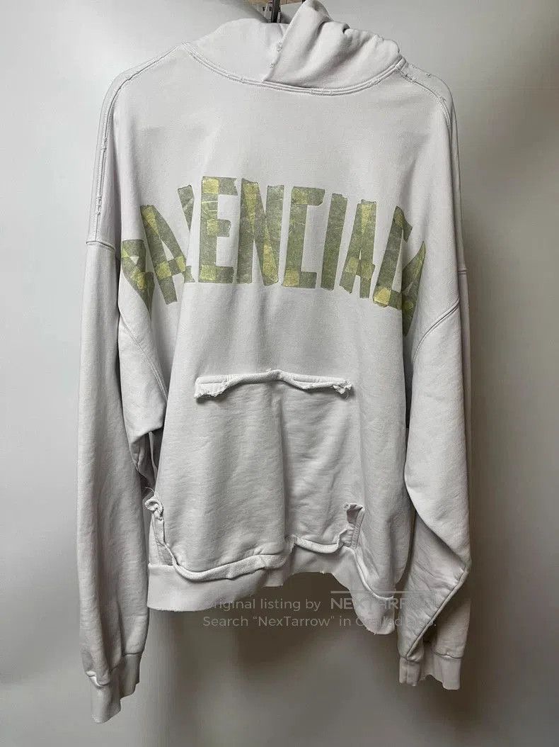 Balenciaga Balenciaga White Distressed Hoodie Sweatshirt. Size US S / EU 44-46 / 1 - 1 Thumbnail