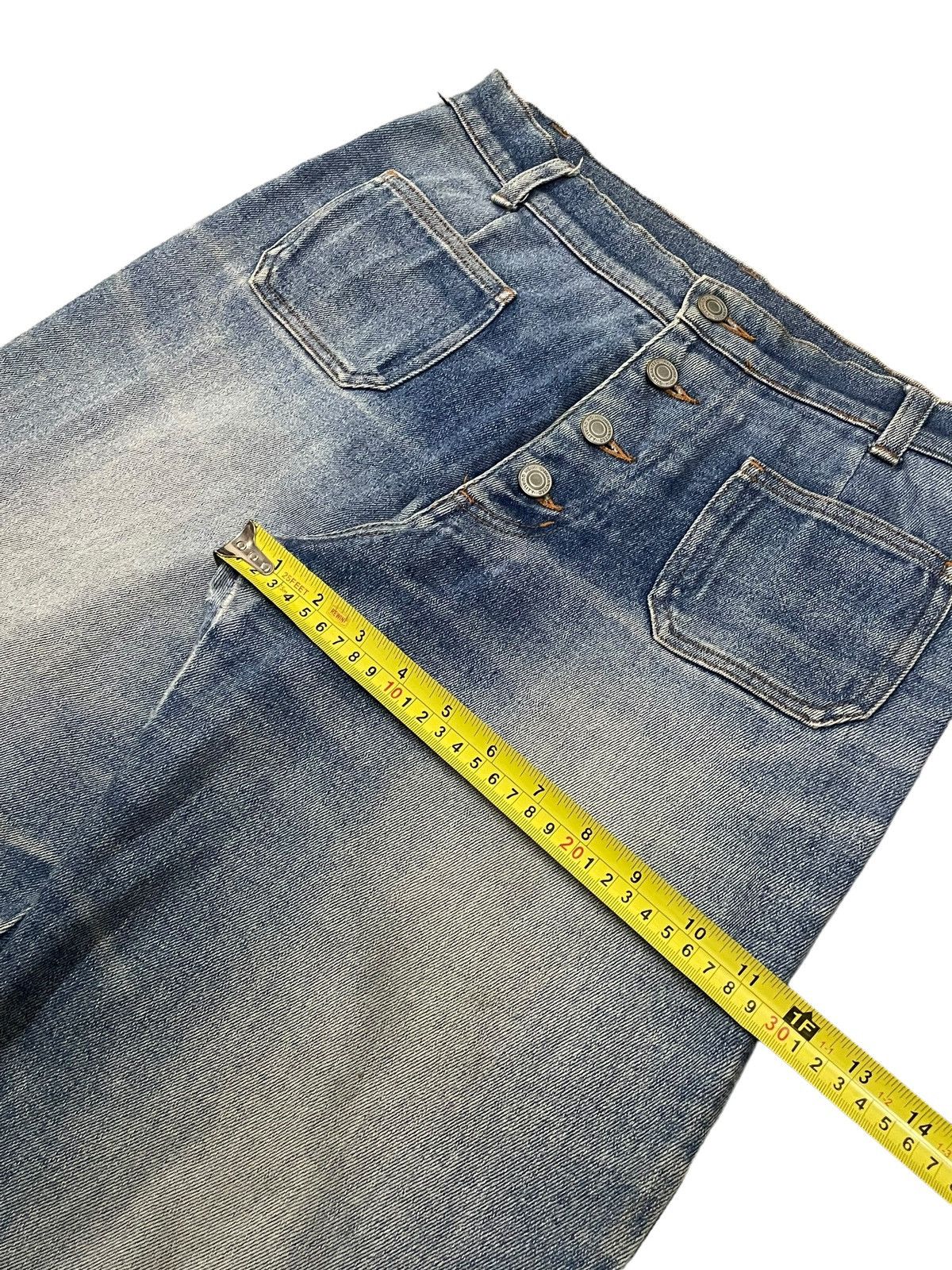 Japanese Brand Vintage Japanese Brand Fading Mid Rise ButtonFly Flare Jeans Size 30" / US 8 / IT 44 - 14 Thumbnail