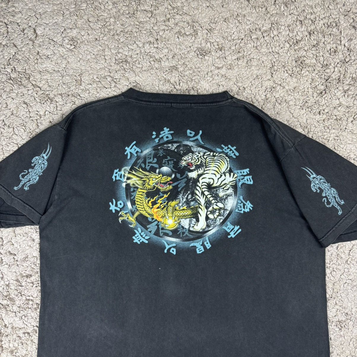 Vintage Vintage Graphic Dragon and White Tiger YIN AND YANG T-shirt Size US L / EU 52-54 / 3 - 5 Thumbnail