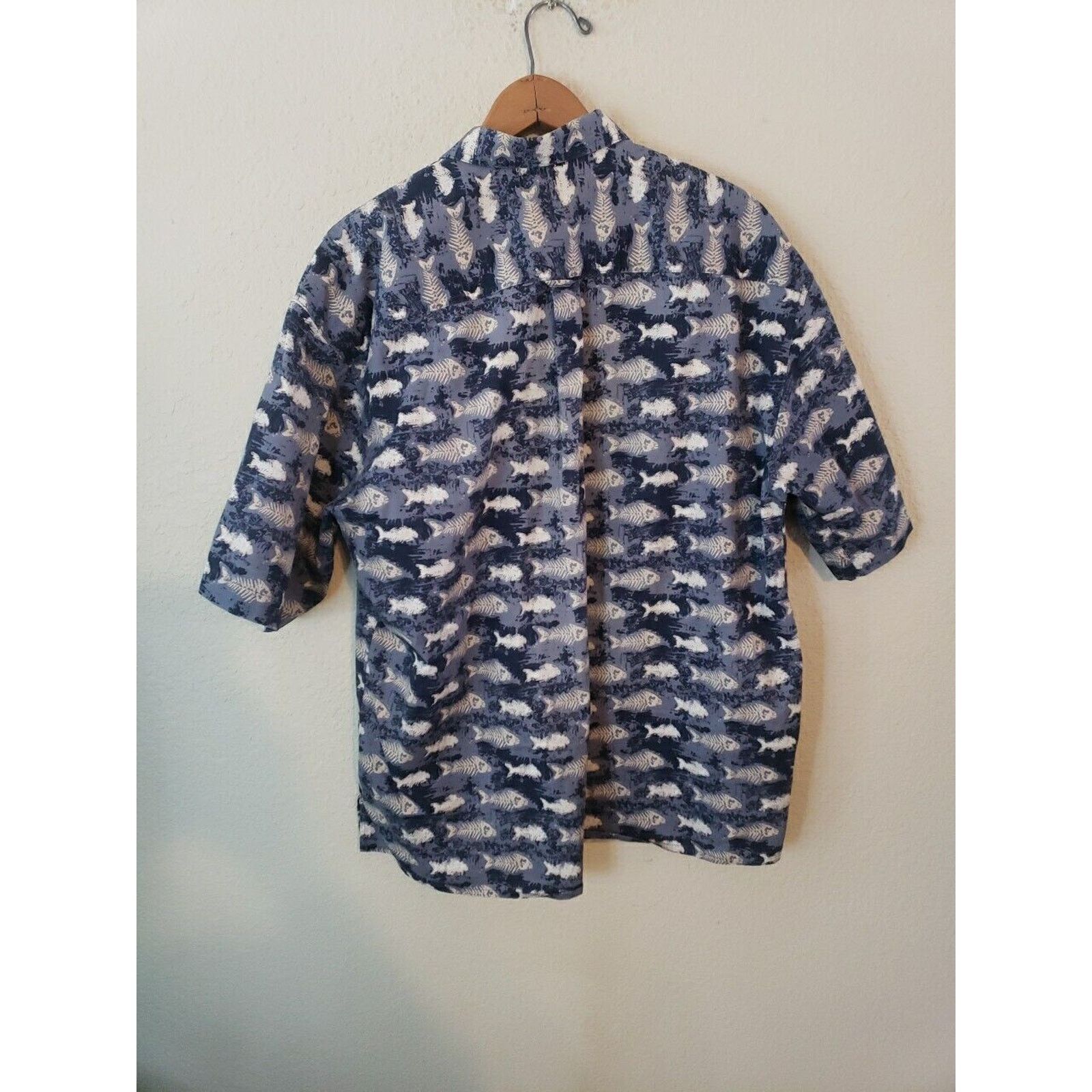North River Outfitters North River Skelton Fish Fishing CASUAL Shirt Size LARGE? Size US L / EU 52-54 / 3 - 7 Thumbnail