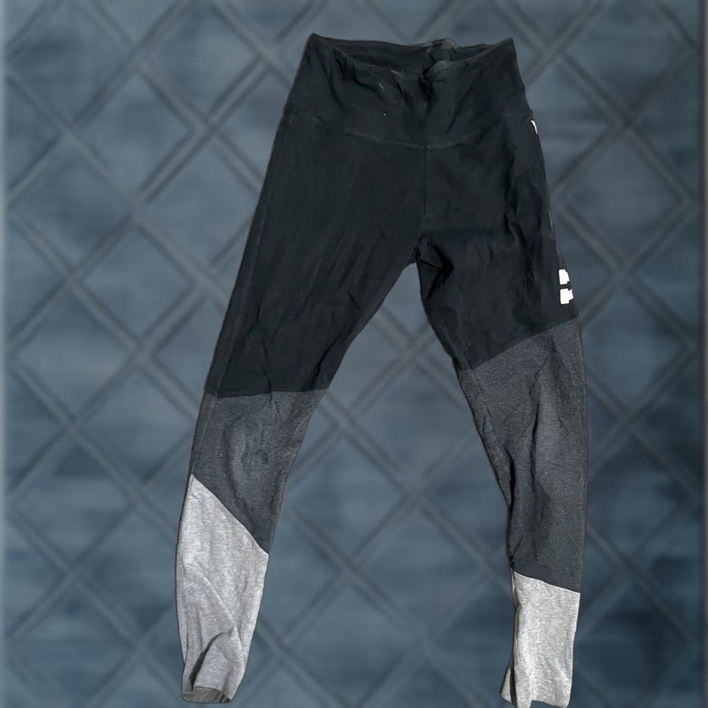 Victoria's Secret Victoria's Secret Pink Leggings Womens M Black Gray Colorblock Yoga Band Size 32" / US 10 / IT 46 - 1 Thumbnail