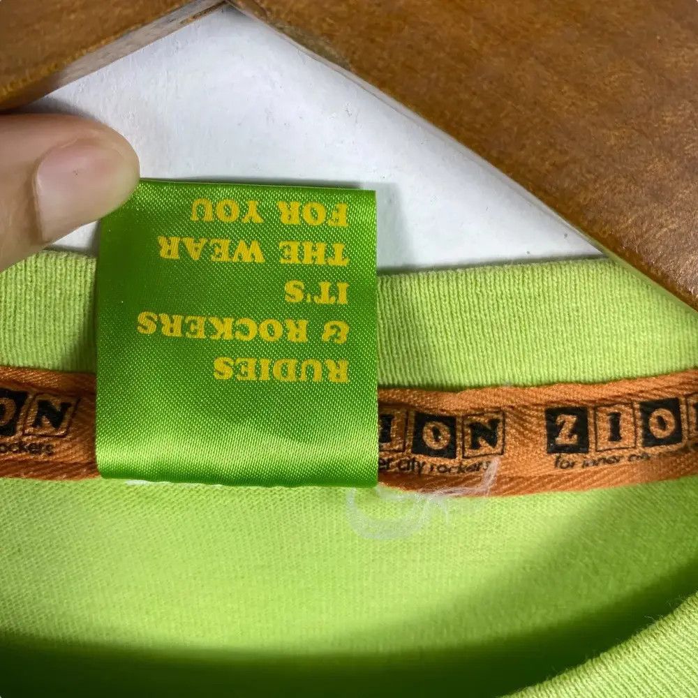 Vintage Vintage 00's ZION For Inner City Rocker Cartoon Graphic Tee Size US S / EU 44-46 / 1 - 7 Thumbnail