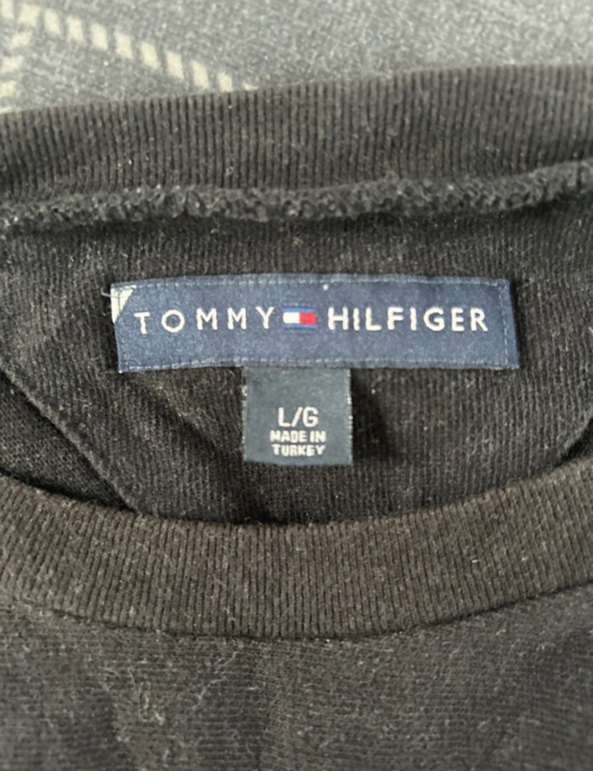 Tommy Hilfiger Tommy Hilfiger grey and black long sleeve Size US XL / EU 56 / 4 - 2 Thumbnail