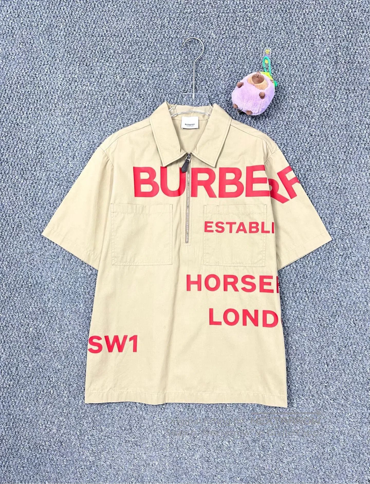 Burberry Burberry Beige Logo Short. Size XXS / US 00 / IT 34 - 1 Thumbnail