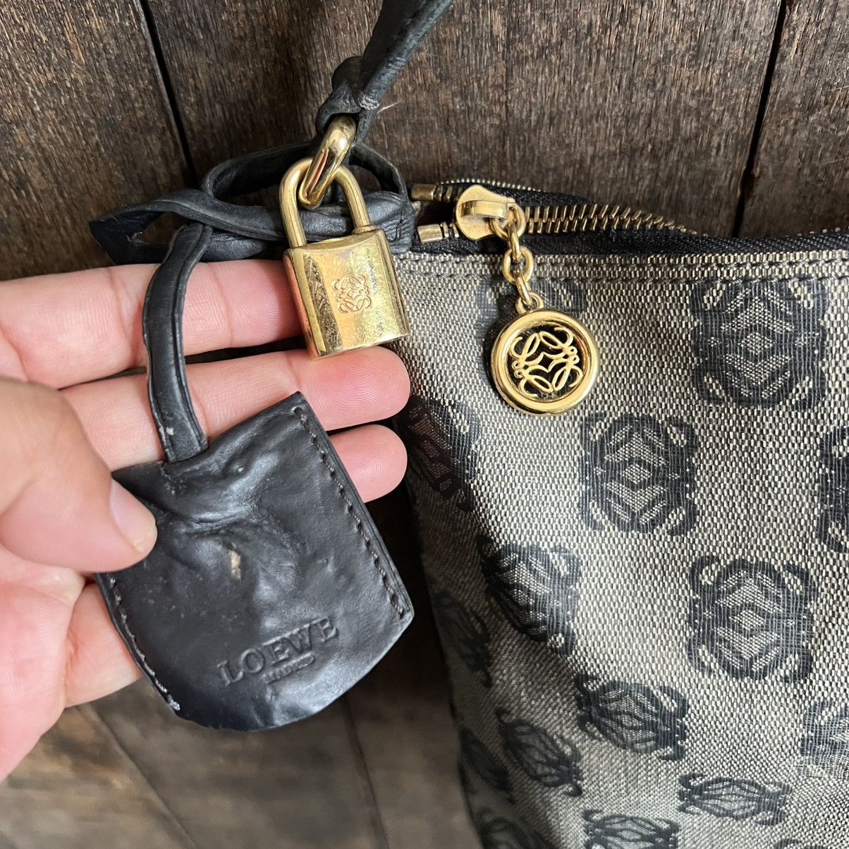 Loewe Loewe Monogram Coated Canvas Shoulder Bag Size ONE SIZE - 3 Thumbnail