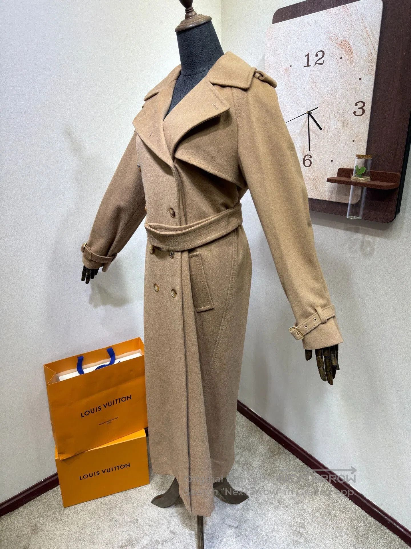 Max Mara Maxmara Camel Double-Breasted Wool Coat. Size M / US 6-8 / IT 42-44 - 3 Thumbnail