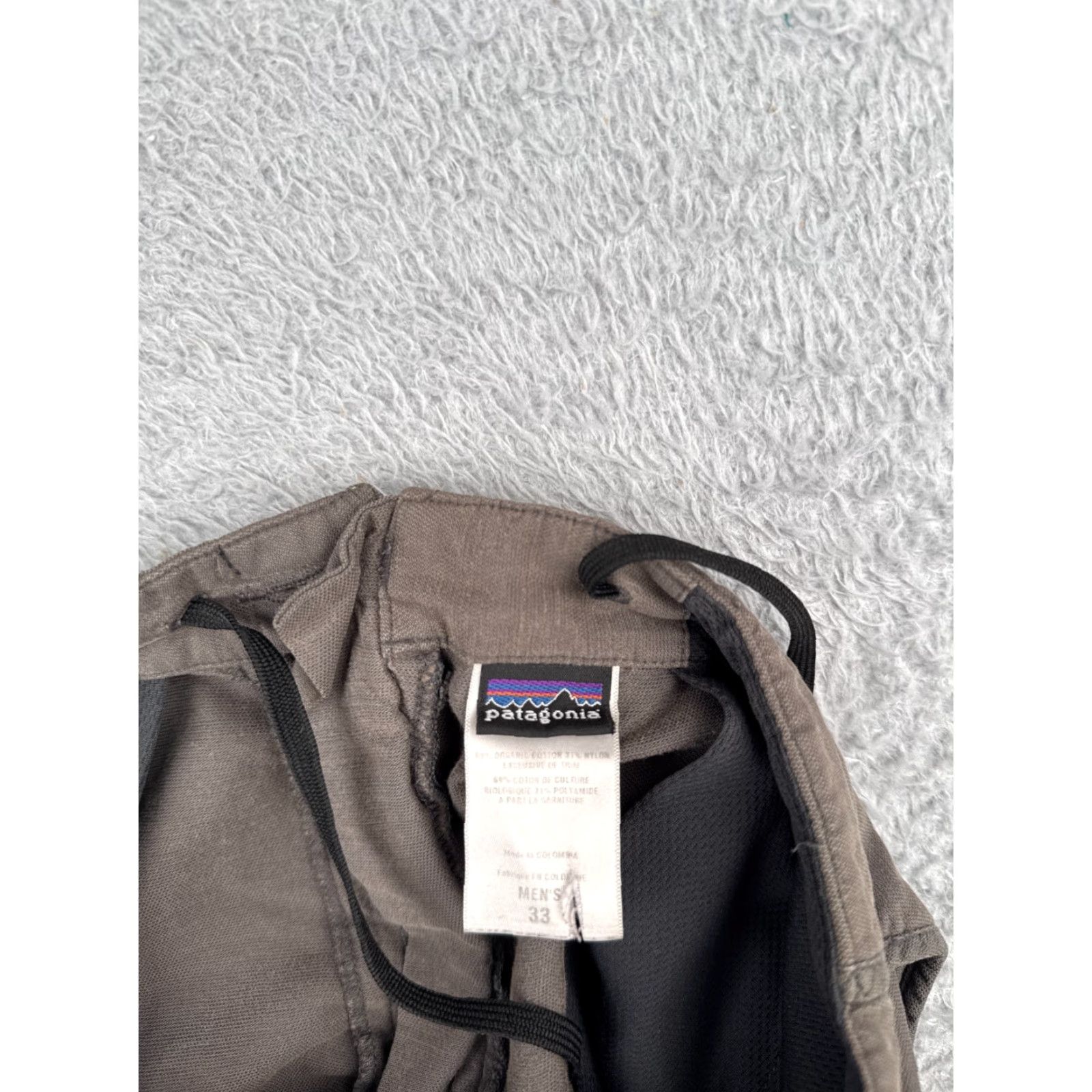 Patagonia Patagonia Shorts Men Cargo Short Gray 33x11 Nylon Cotton Blend Cargo Pockets Zipper Read Me Size US 33 - 7 Thumbnail