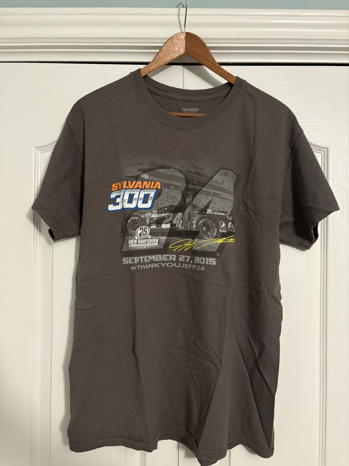 Vintage Hendrick 25th New Hampshire motor speedway anniversary tee Size US L / EU 52-54 / 3 - 1 Thumbnail