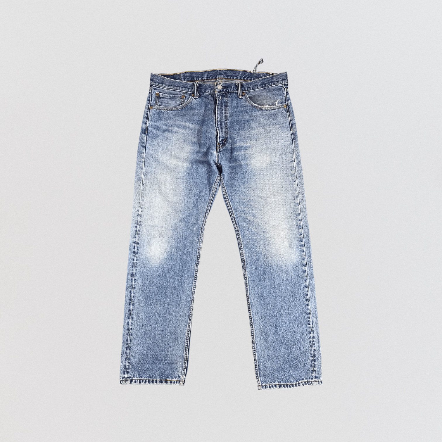 Levi's × Vintage Vintage Mid Wash Levis 505 Jeans-JM1120 Size US 40 / EU 56 - 1 Thumbnail