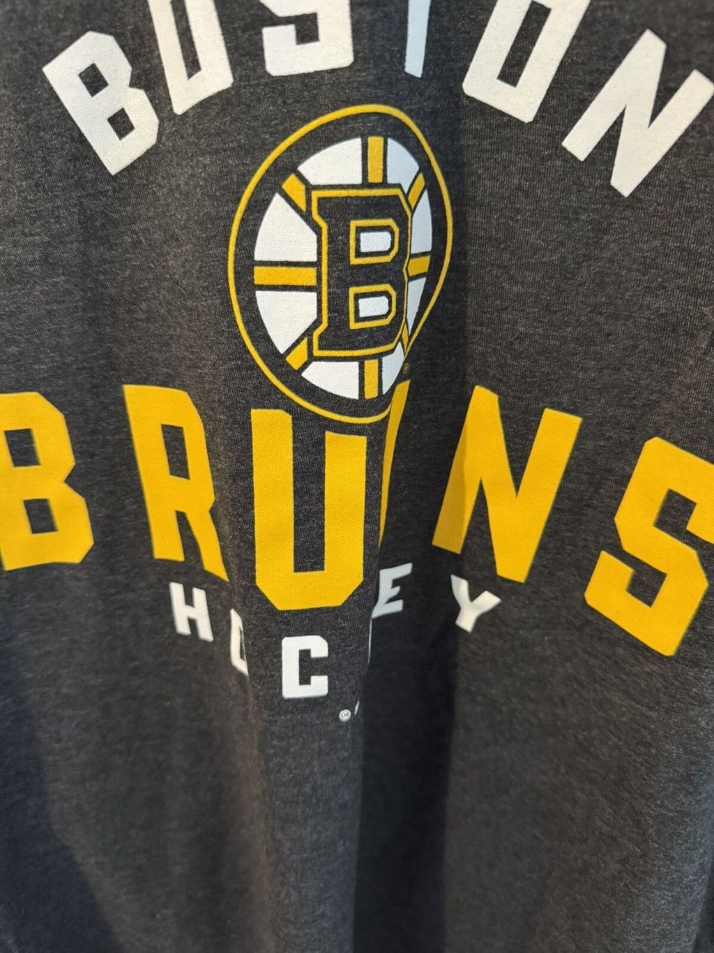 The Unbranded Brand Boston Bruins Super Soft Gray Tee Men's Sz L New With Tags Size US L / EU 52-54 / 3 - 5 Thumbnail