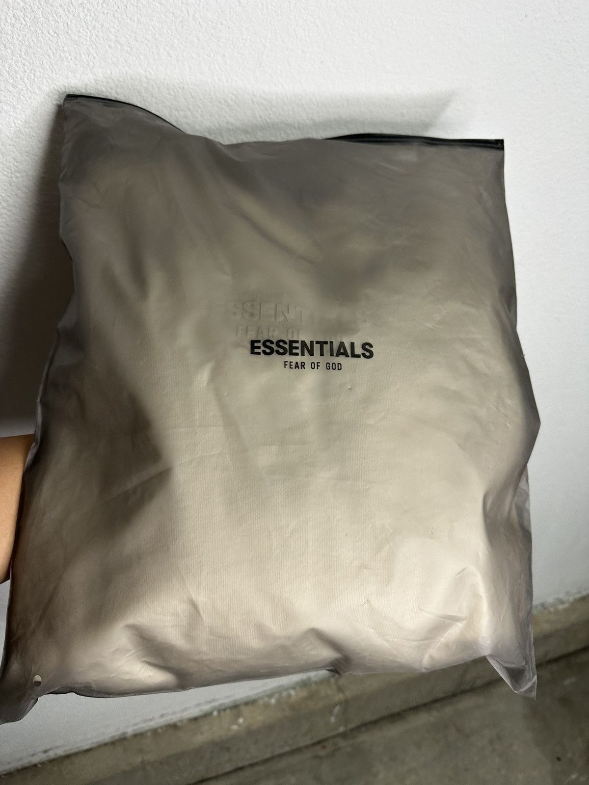 Fear of God Essentials Fear Of God Crewneck Like New Size US L / EU 52-54 / 3 - 3 Thumbnail