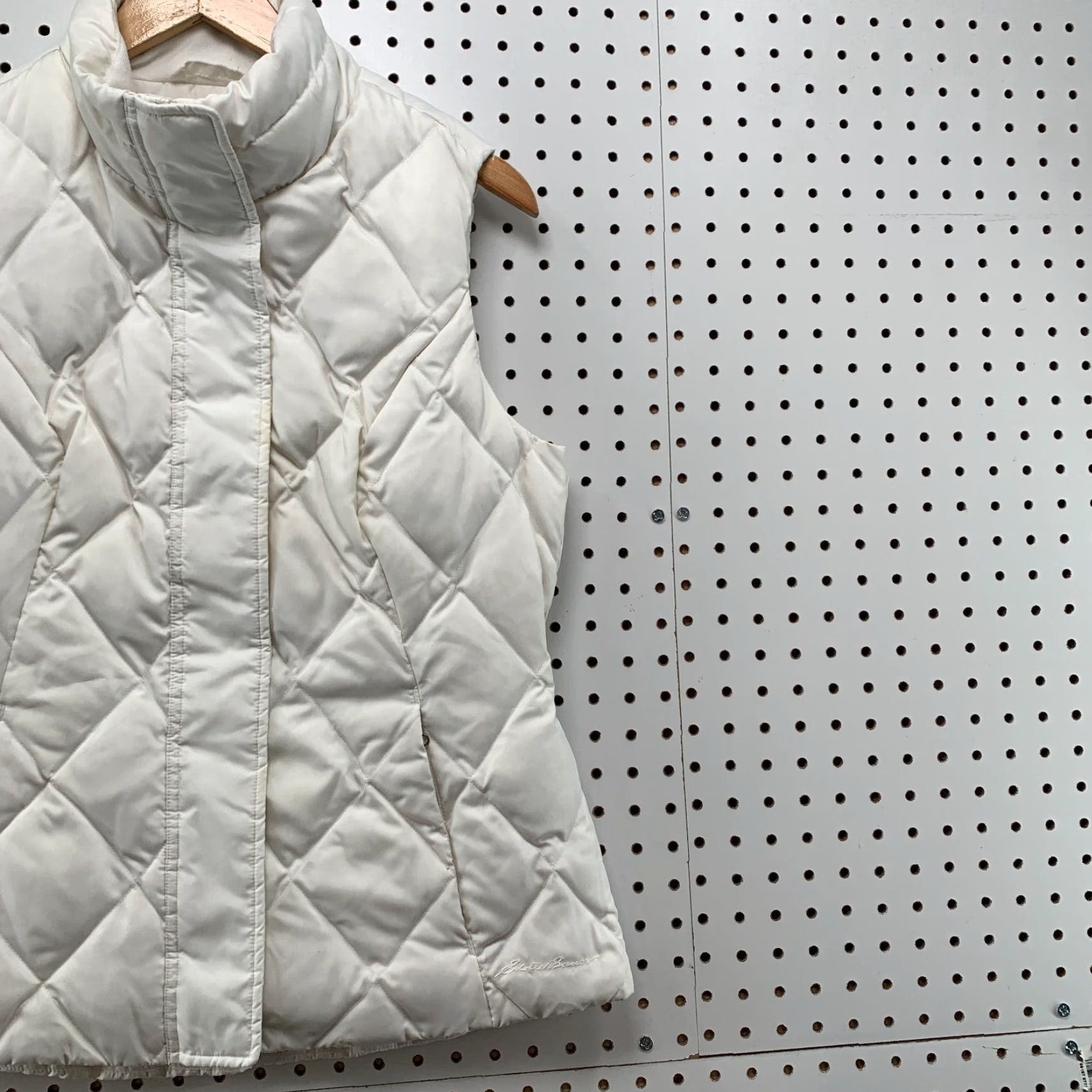 Eddie Bauer Eddie Bauer Vest Womens M Quilted Down Sleeveless White Mid-Length Puffer Vest Womens M White Eddie Bauer Quilted Down Vest Size M / US 6-8 / IT 42-44 - 4 Thumbnail