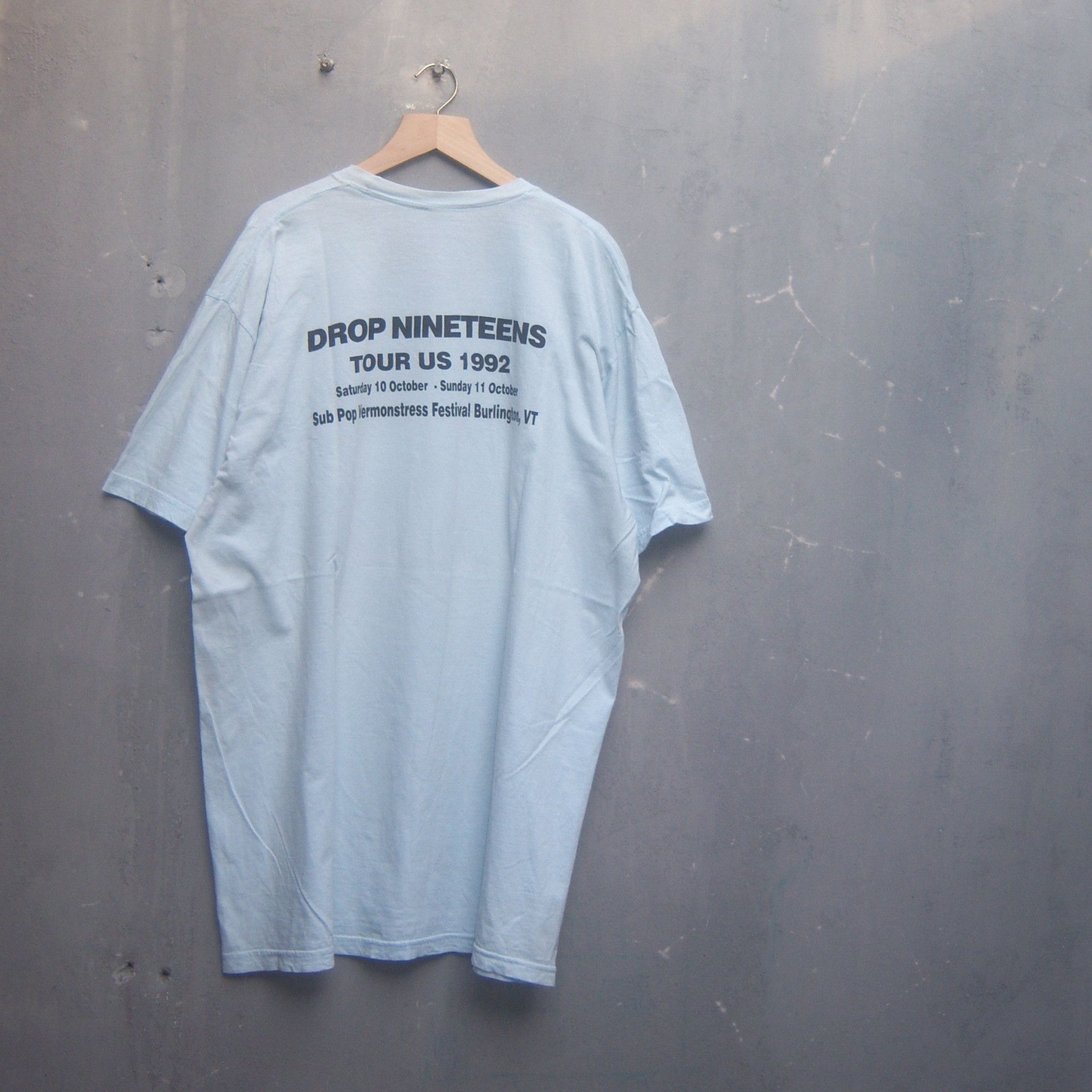 Band Tees Drop Nineteens Tour US 1992 Size US XL / EU 56 / 4 - 8 Thumbnail