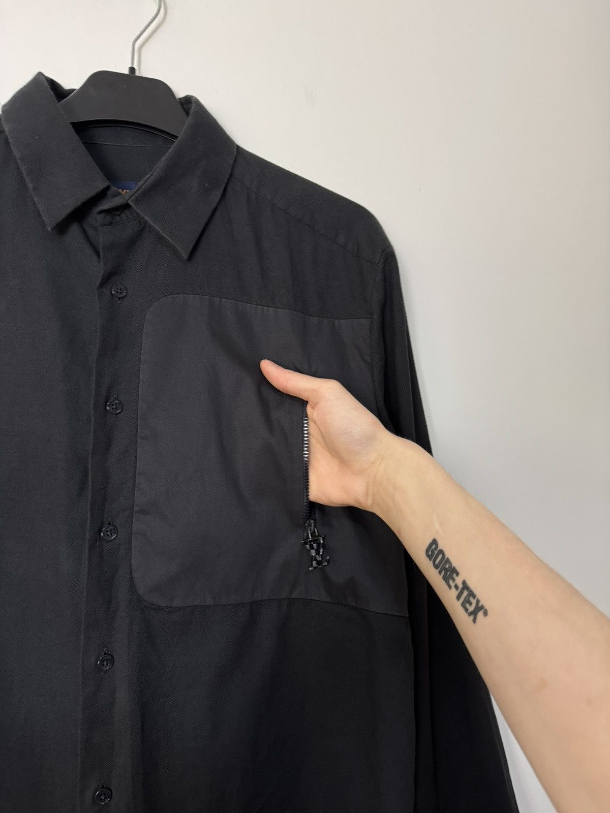Louis Vuitton Louis Vuitton By Virgil Abloh Zip Pocket Patch Shirt Rare Size US M / EU 48-50 / 2 - 4 Thumbnail