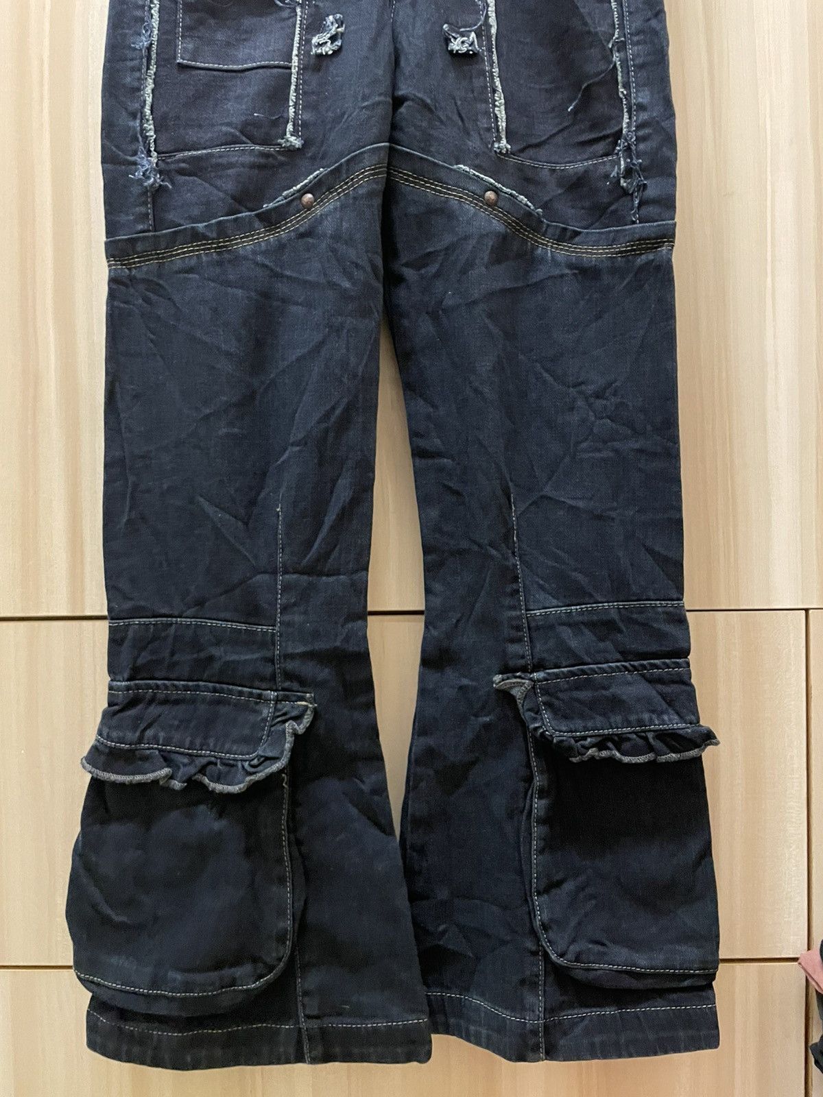 Marithe + Francois Girbaud MFG Y2K Cargo Flare Ankle Jeans Size 27" / US 4 / IT 40 - 2 Thumbnail