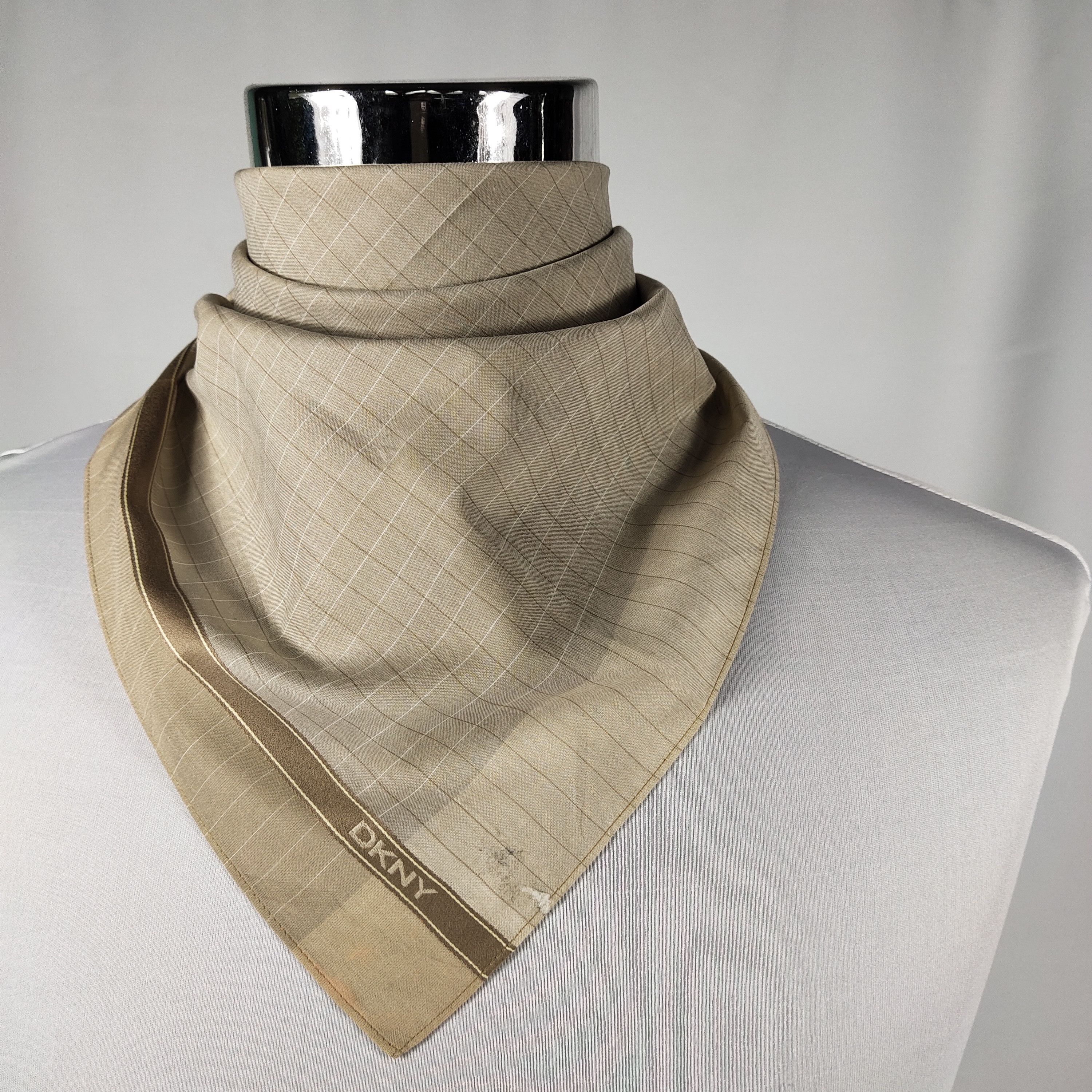 DKNY × Vintage DKNY Handkerchief / Neckerchief / Bandana FZ132 Size ONE SIZE - 1 Thumbnail