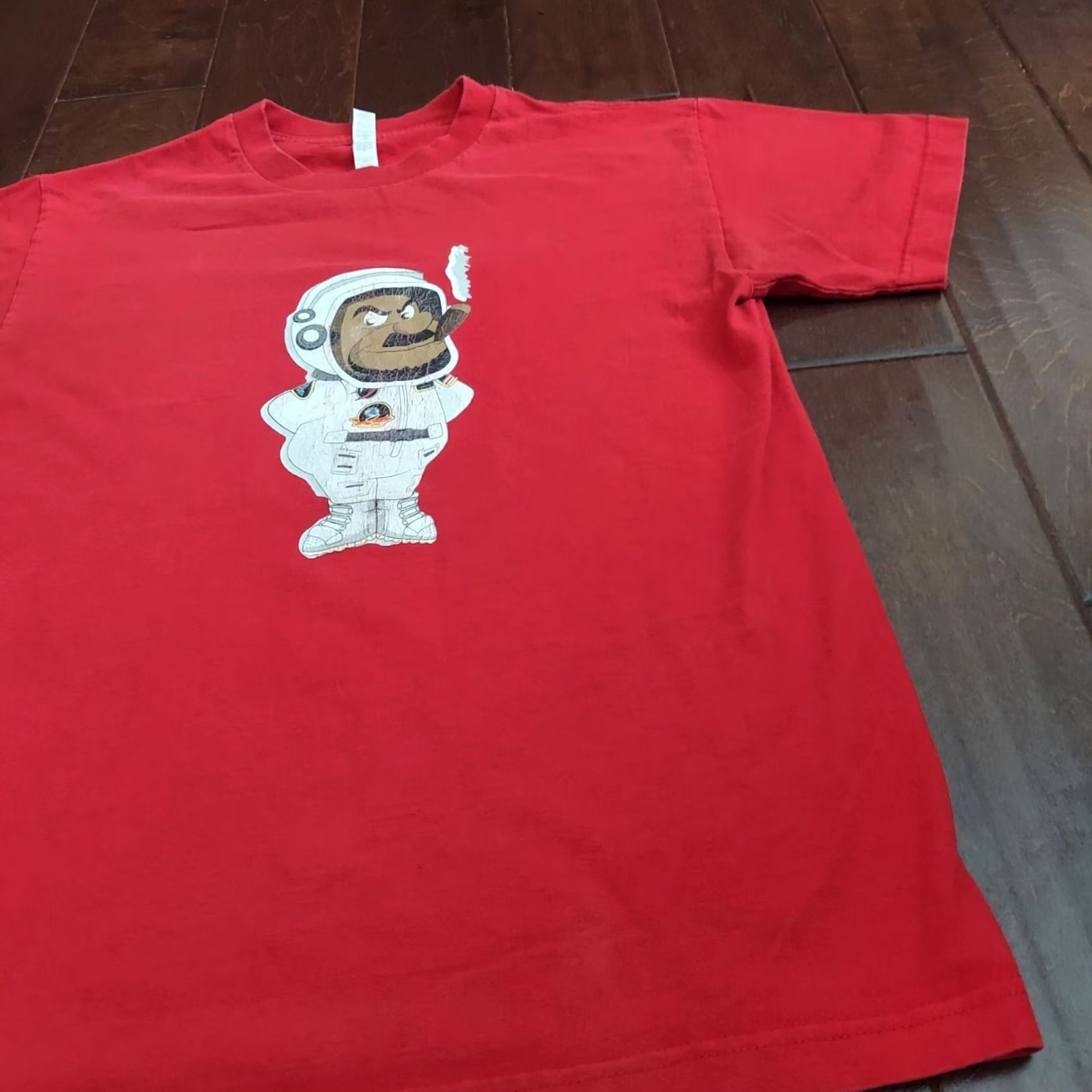Vintage Alstyle Apparel & Activewear T-Shirt Men Red Astronaut Graphic Cigar Crew Neck Short Sleeve Size M Size US M / EU 48-50 / 2 - 3 Thumbnail