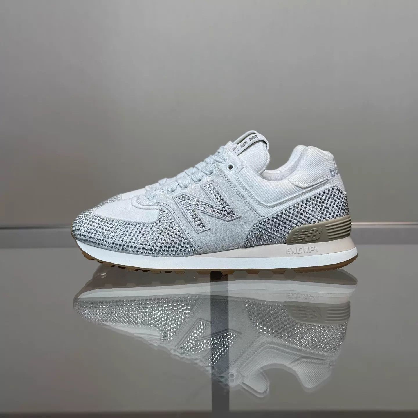 Miu Miu Miu Miu x New Balance Diamond-Encrusted Sneakers 38.5 Size US 8 / IT 38 - 5 Thumbnail