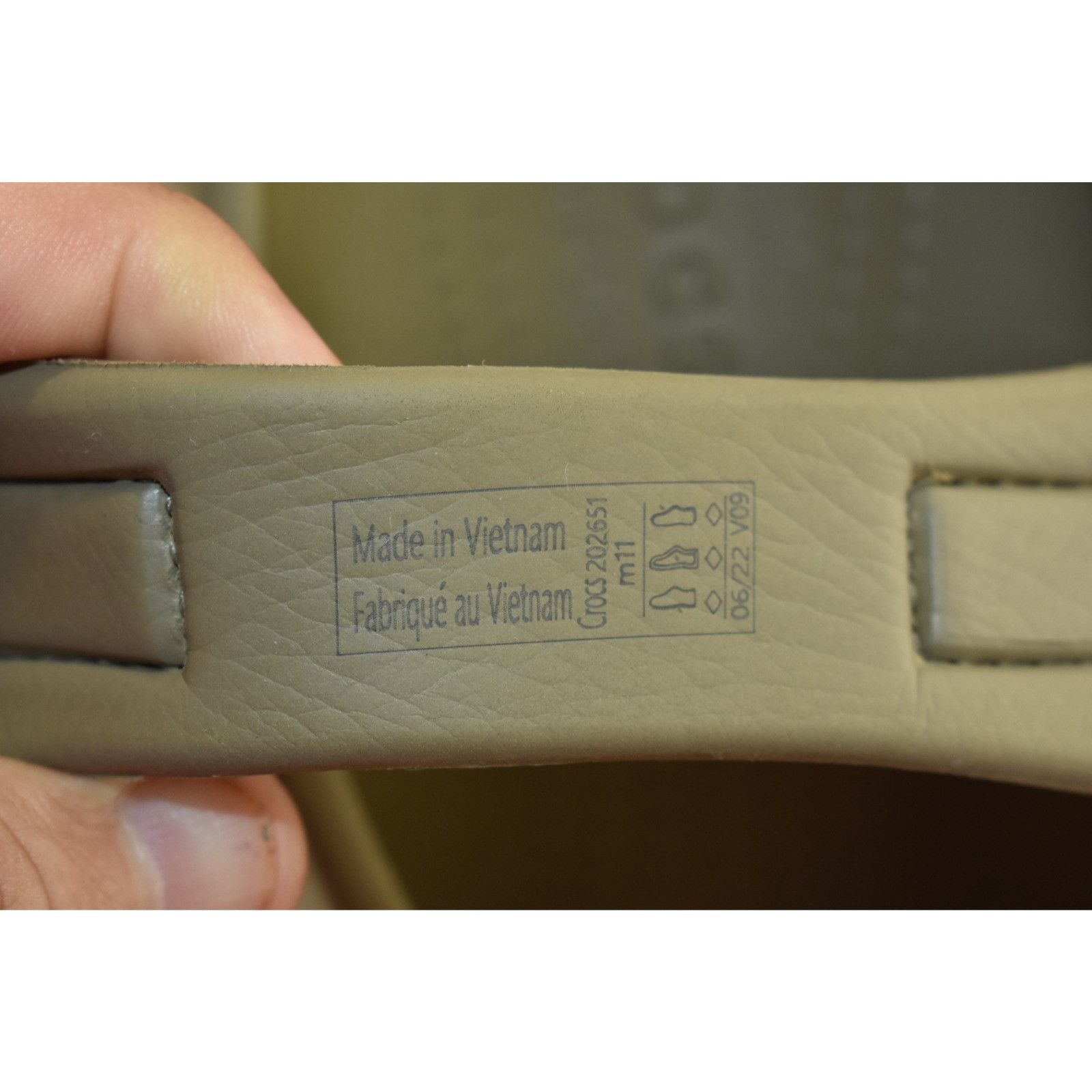 Crocs Crocs Offroad Men Clogs Size 11 Brown Slip-On Round Toe Ligh Size US 11 / EU 44 - 13 Thumbnail