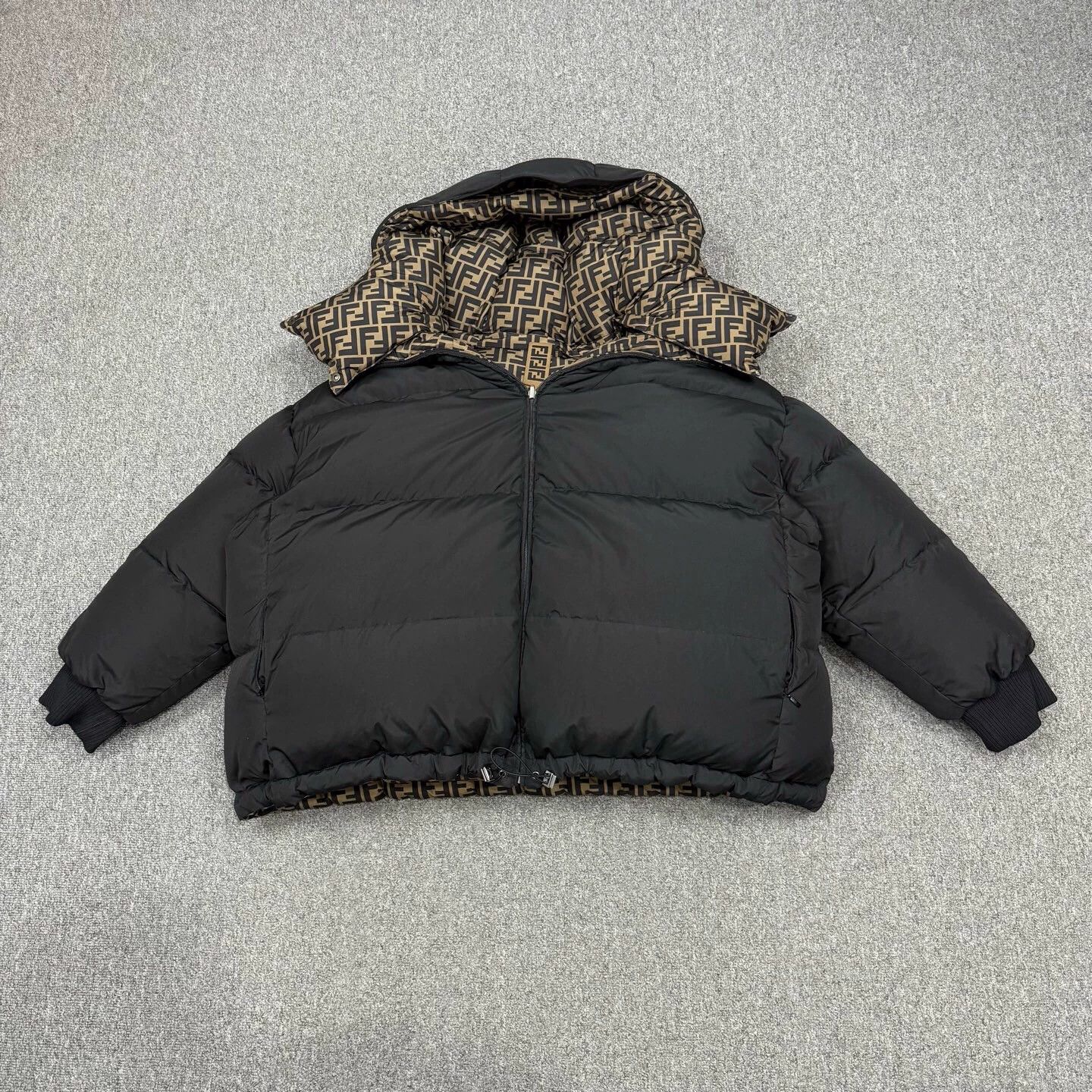 Fendi Fendi FF double-faced colorblocked down jacket M NWT Size M / US 6-8 / IT 42-44 - 2 Thumbnail