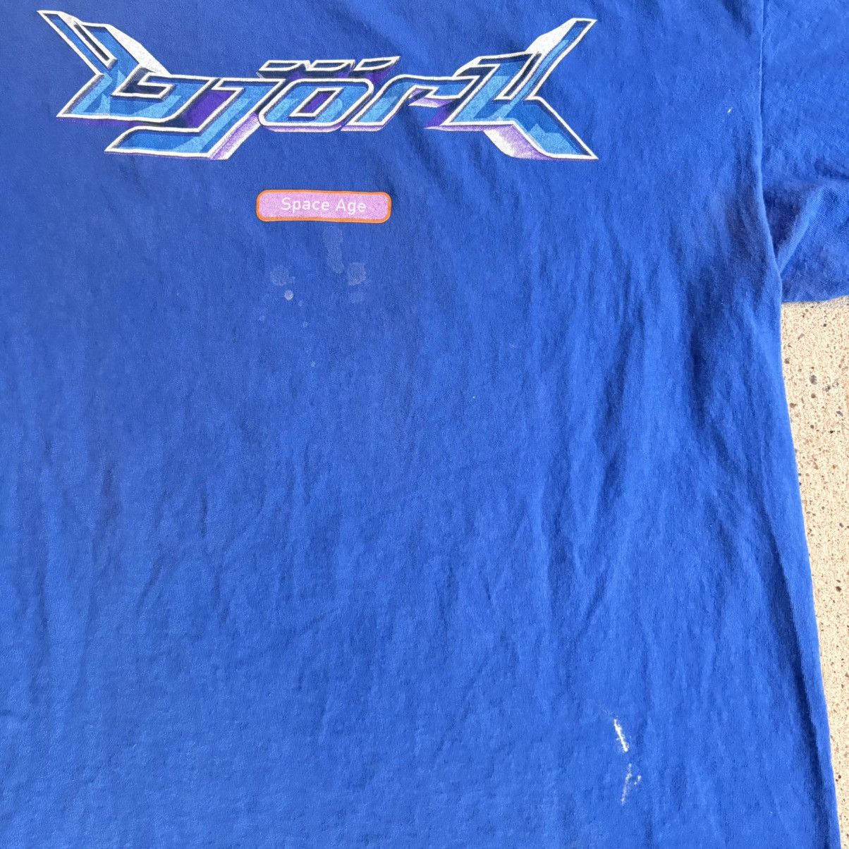 Vintage Vintage 1993 RARE Army Of Me Polar Bear Bjork Tee Size US M / EU 48-50 / 2 - 8 Thumbnail