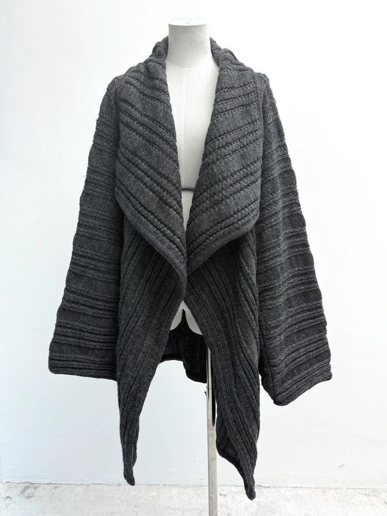 Issey Miyake Issey Miyake A loose-fitting bat-sleeve cardigan Size M / US 6-8 / IT 42-44 - 1 Thumbnail