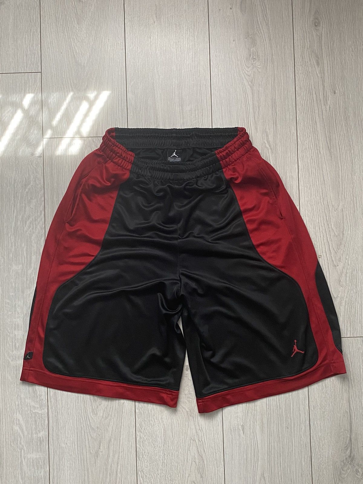 Jordan logo shorts hot sale