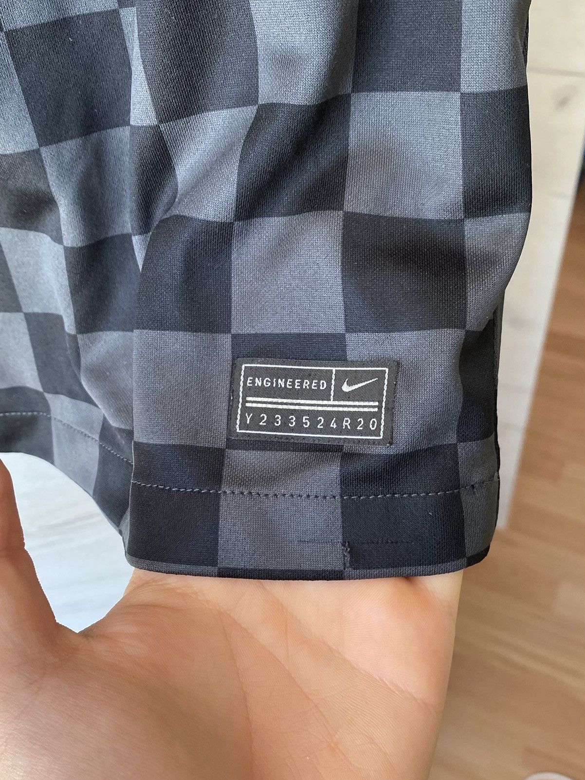 Nike Liverpool FC Nike Black Checkered Jersey Size M Size US M / EU 48-50 / 2 - 4 Thumbnail
