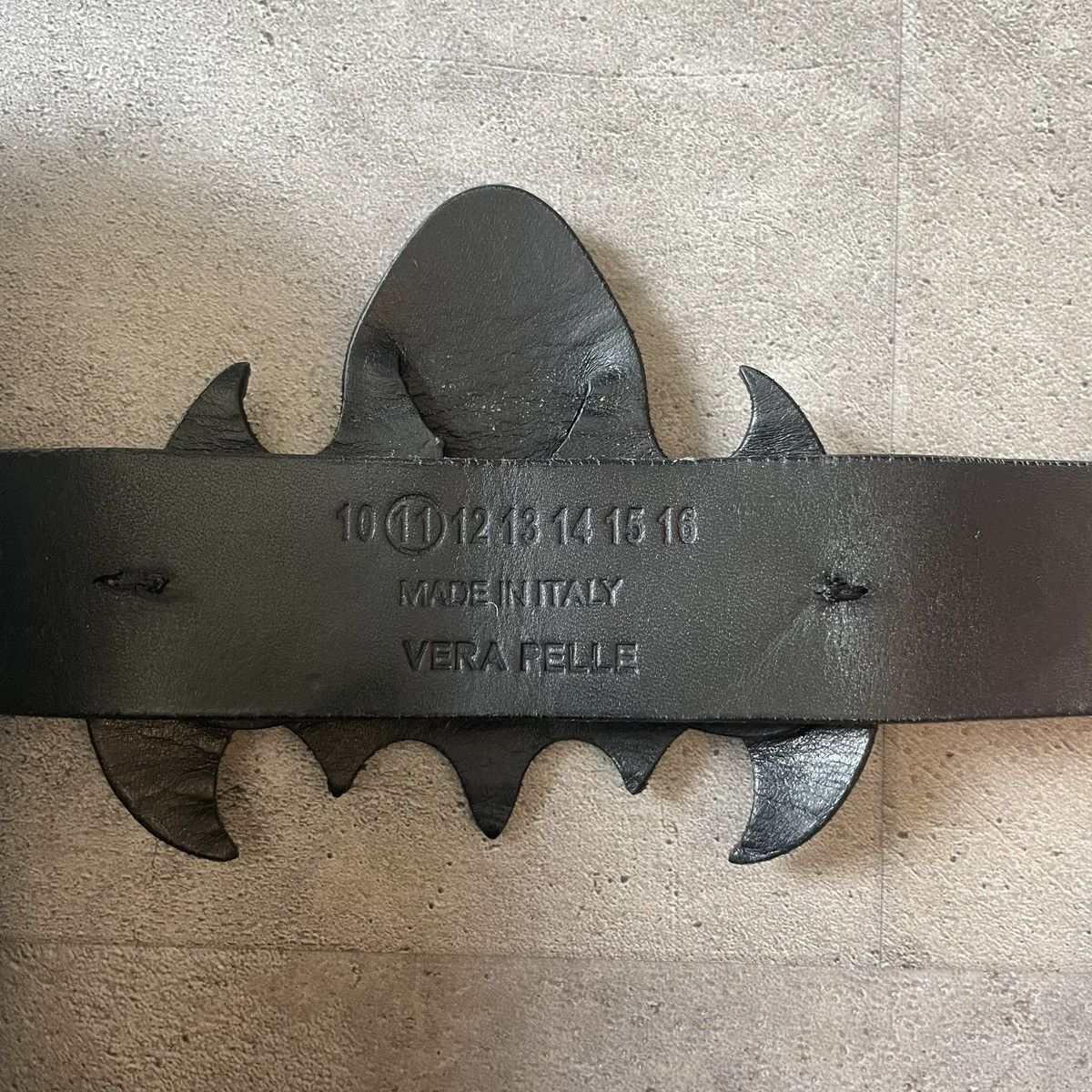 Maison Margiela Maison Margiela AW07 Leather Batman Bracelet Size ONE SIZE - 3 Thumbnail