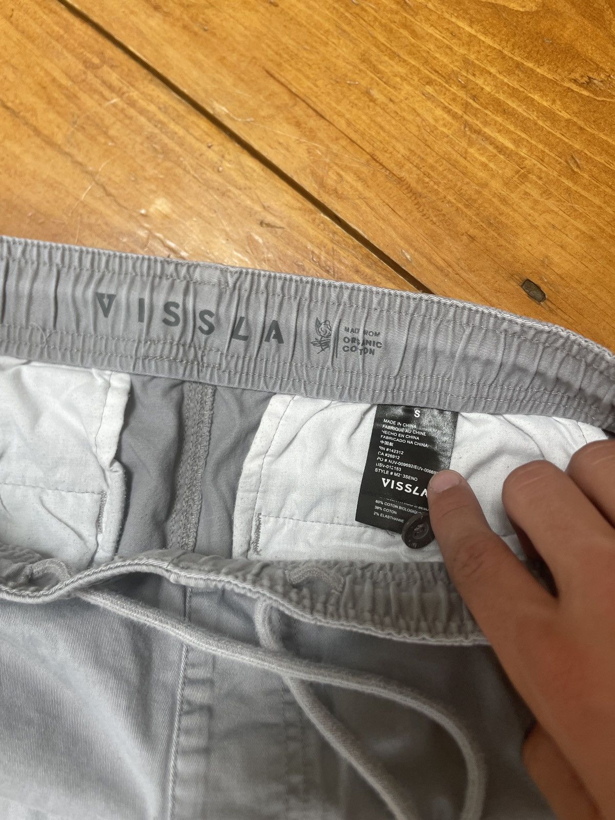Vissla Vissla shorts grey size small worn once Size US 28 / EU 44 - 3 Thumbnail