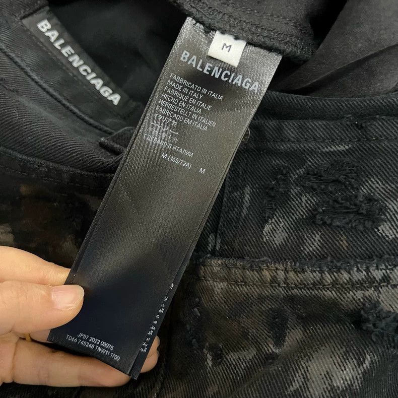 Balenciaga Balenciaga size M Black worn, torn and soiled jeans Size US 27 - 4 Thumbnail