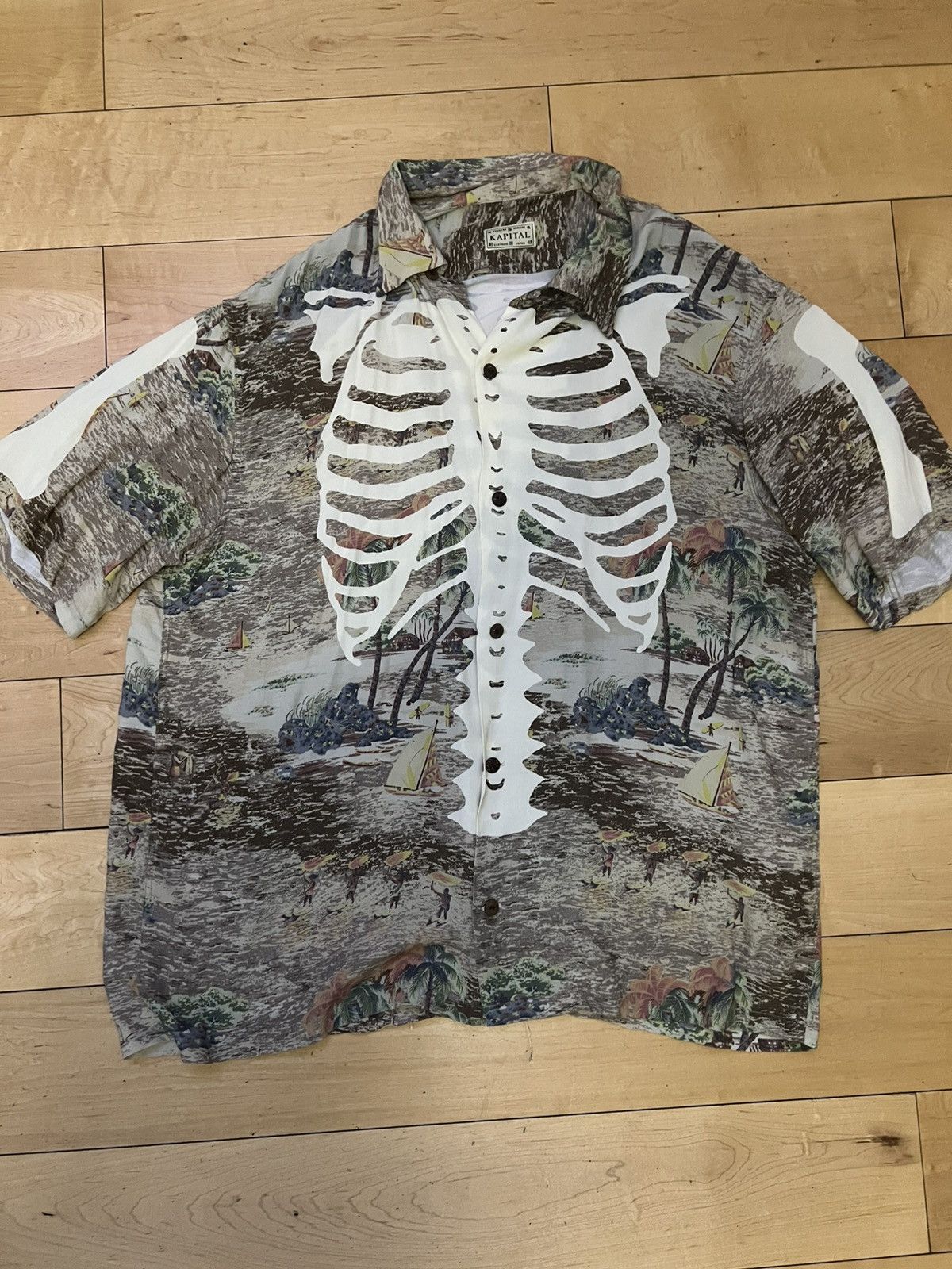 Kapital Kapital Men's Rayon Kamekameha Bone Aloha Shirt Size US L / EU 52-54 / 3 - 1 Thumbnail