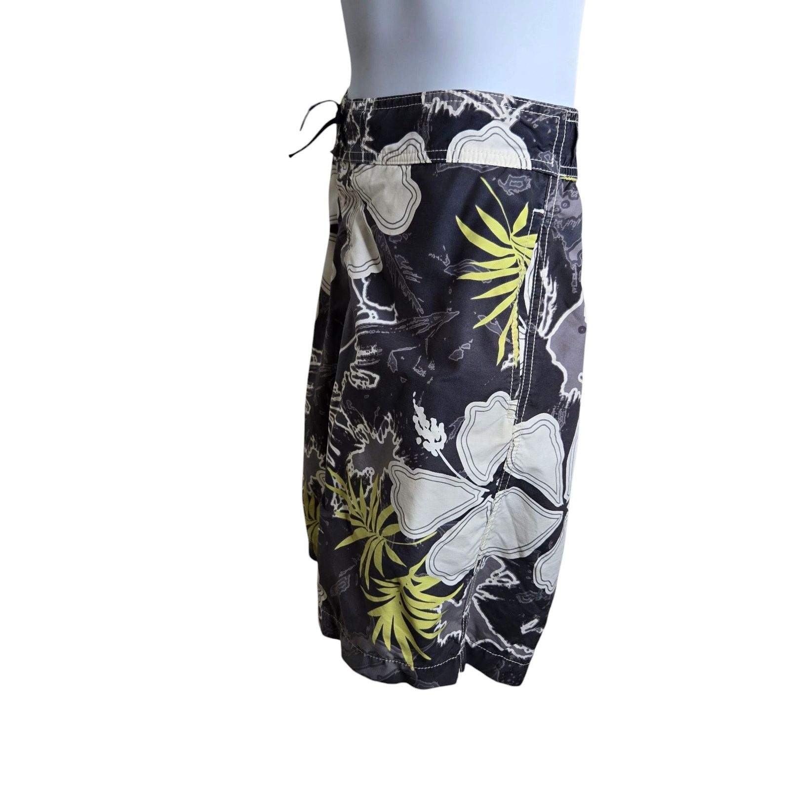 Tommy Bahama Tommy Bahama Relax Mens Swim Trunks Medium Tropical Print Size US 34 / EU 50 - 4 Thumbnail